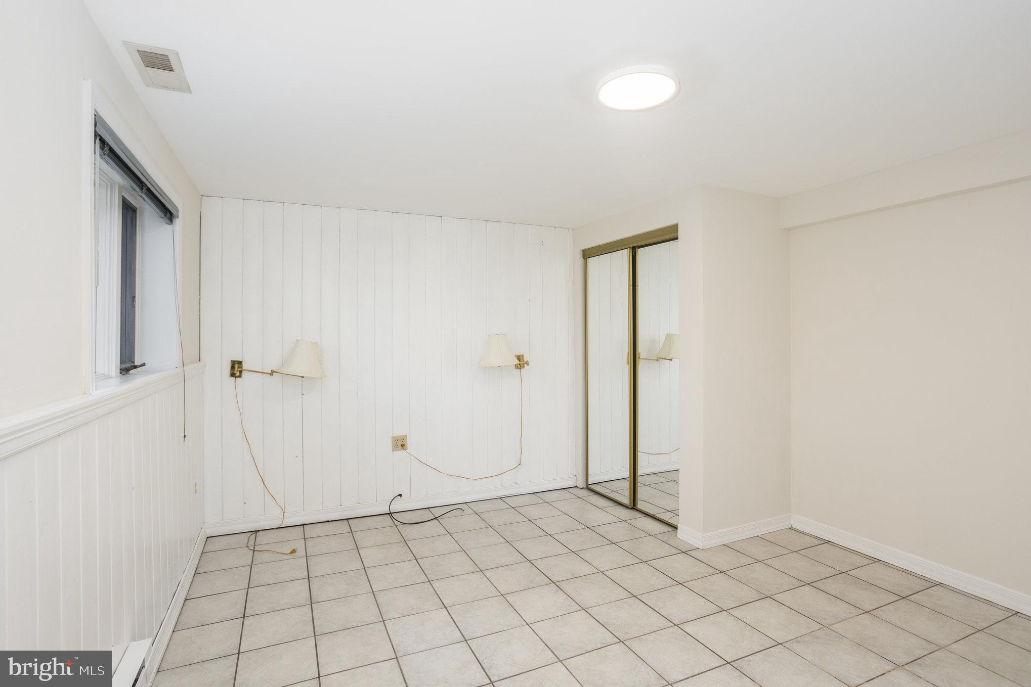 GLENCARLYN - Residential Lease