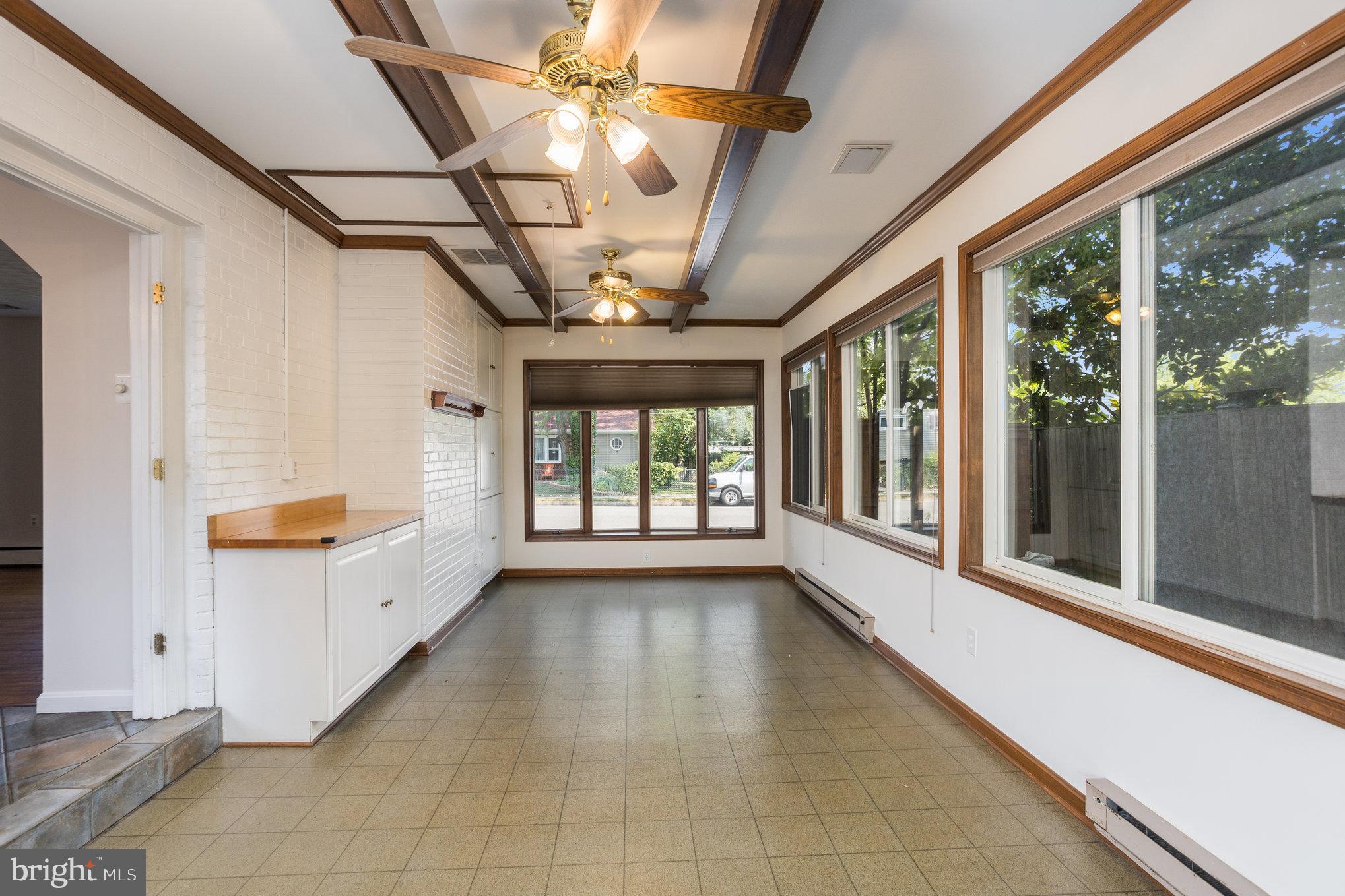 GLENCARLYN - Residential Lease