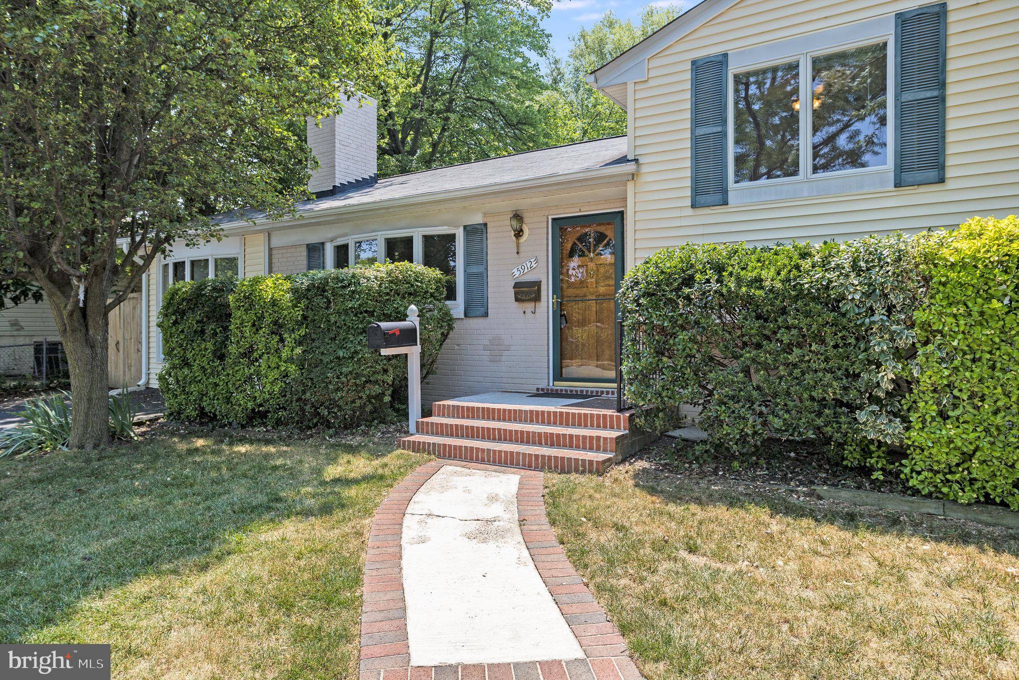 GLENCARLYN - Residential Lease