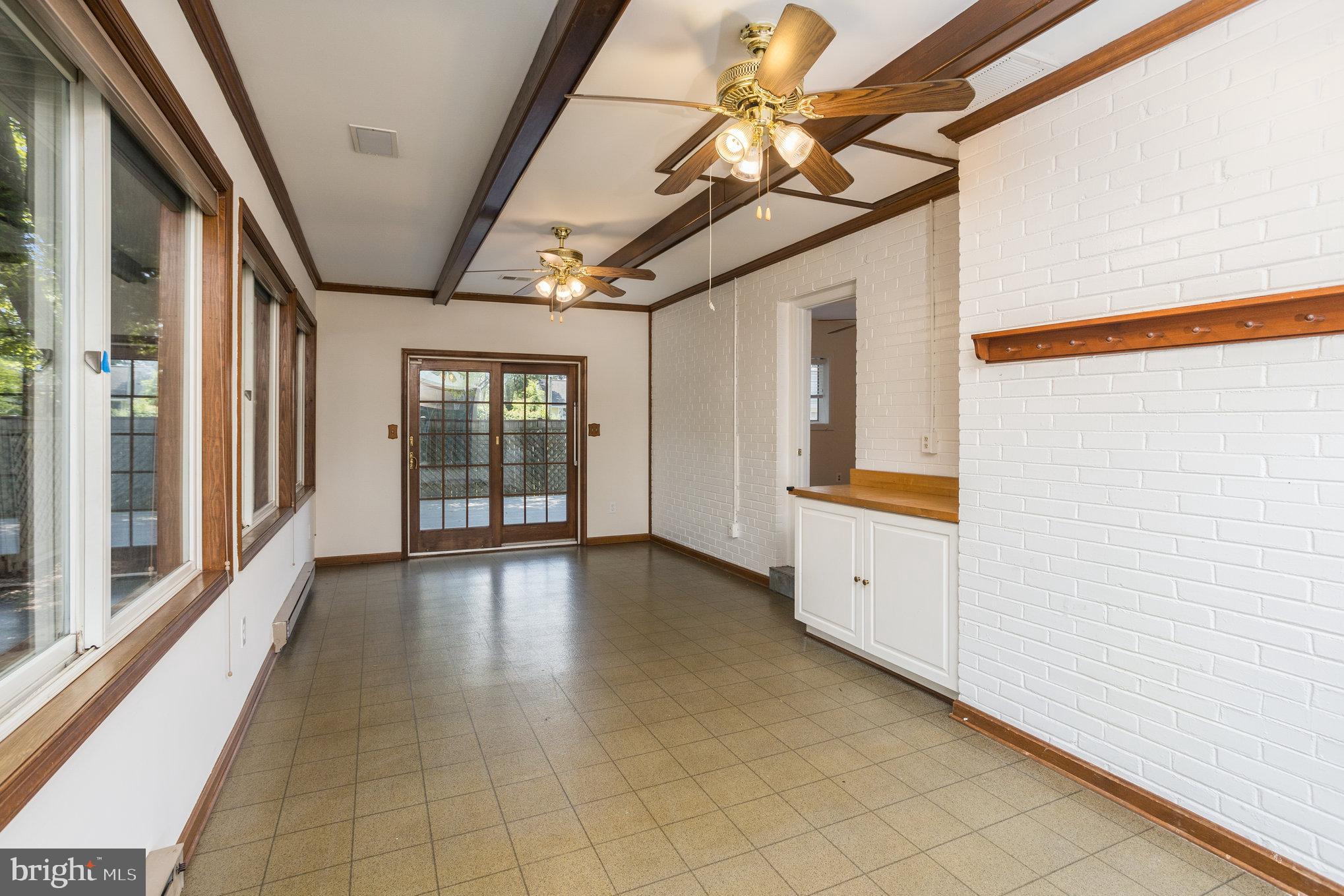 GLENCARLYN - Residential Lease