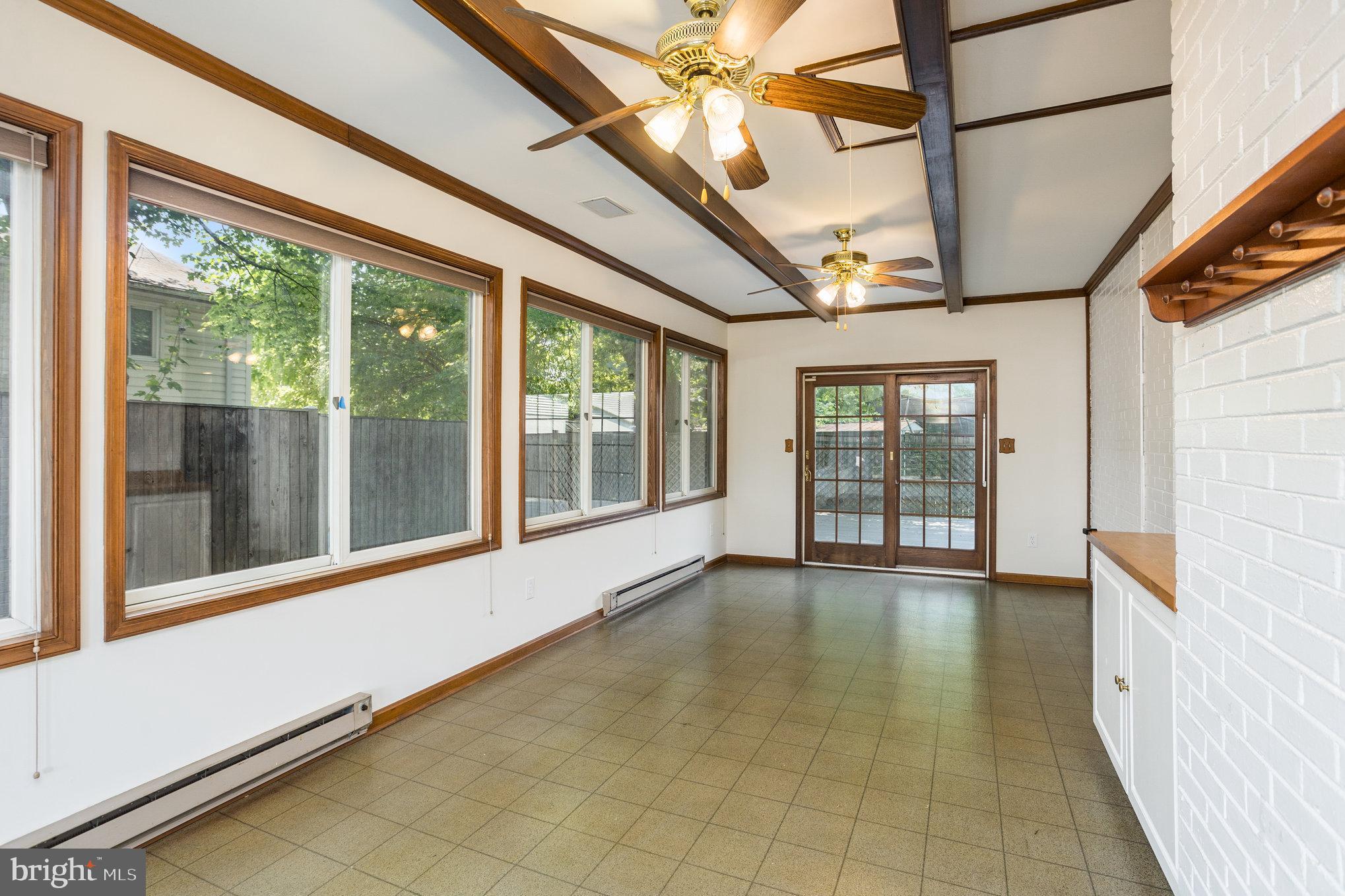 GLENCARLYN - Residential Lease