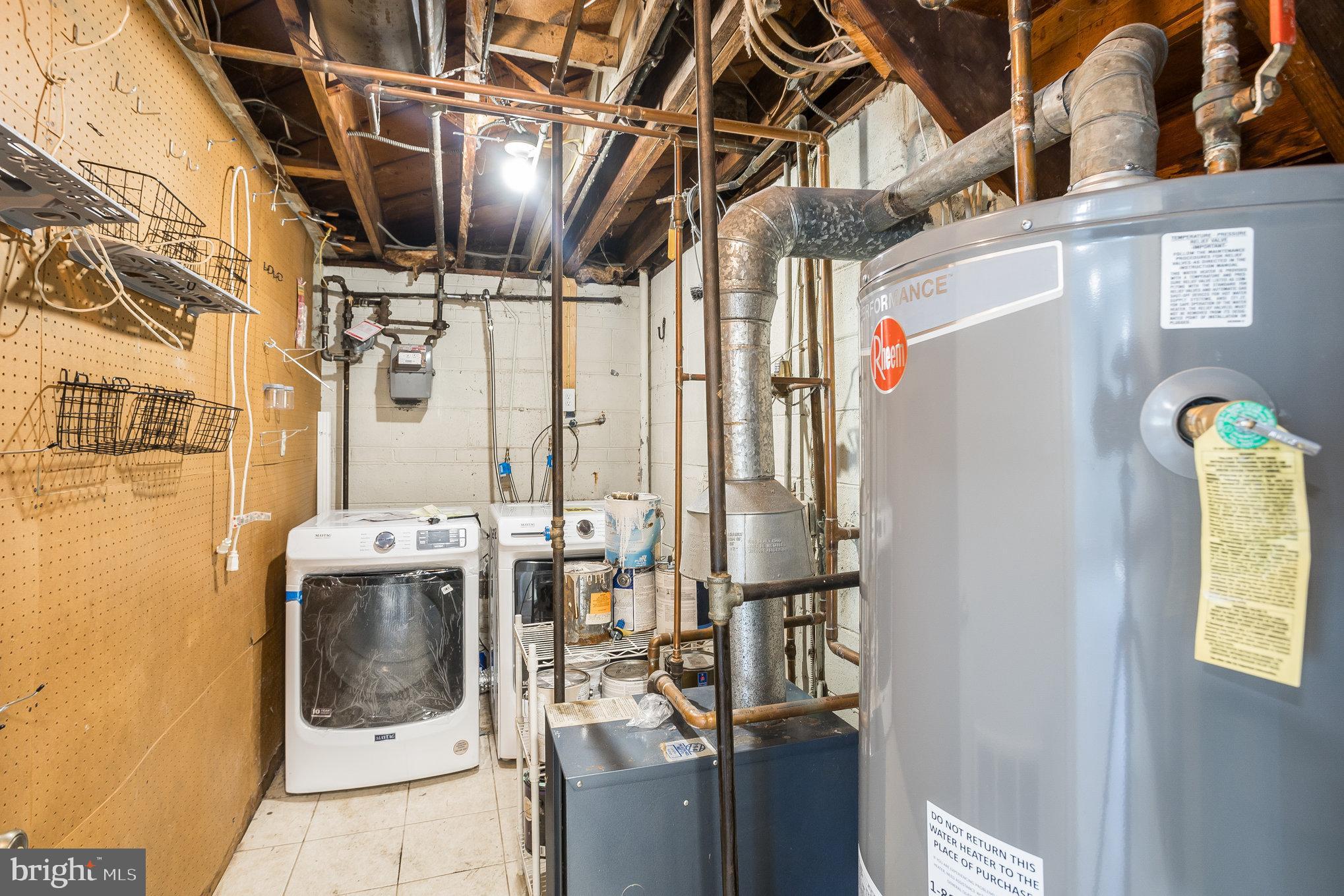 GLENCARLYN - Residential Lease