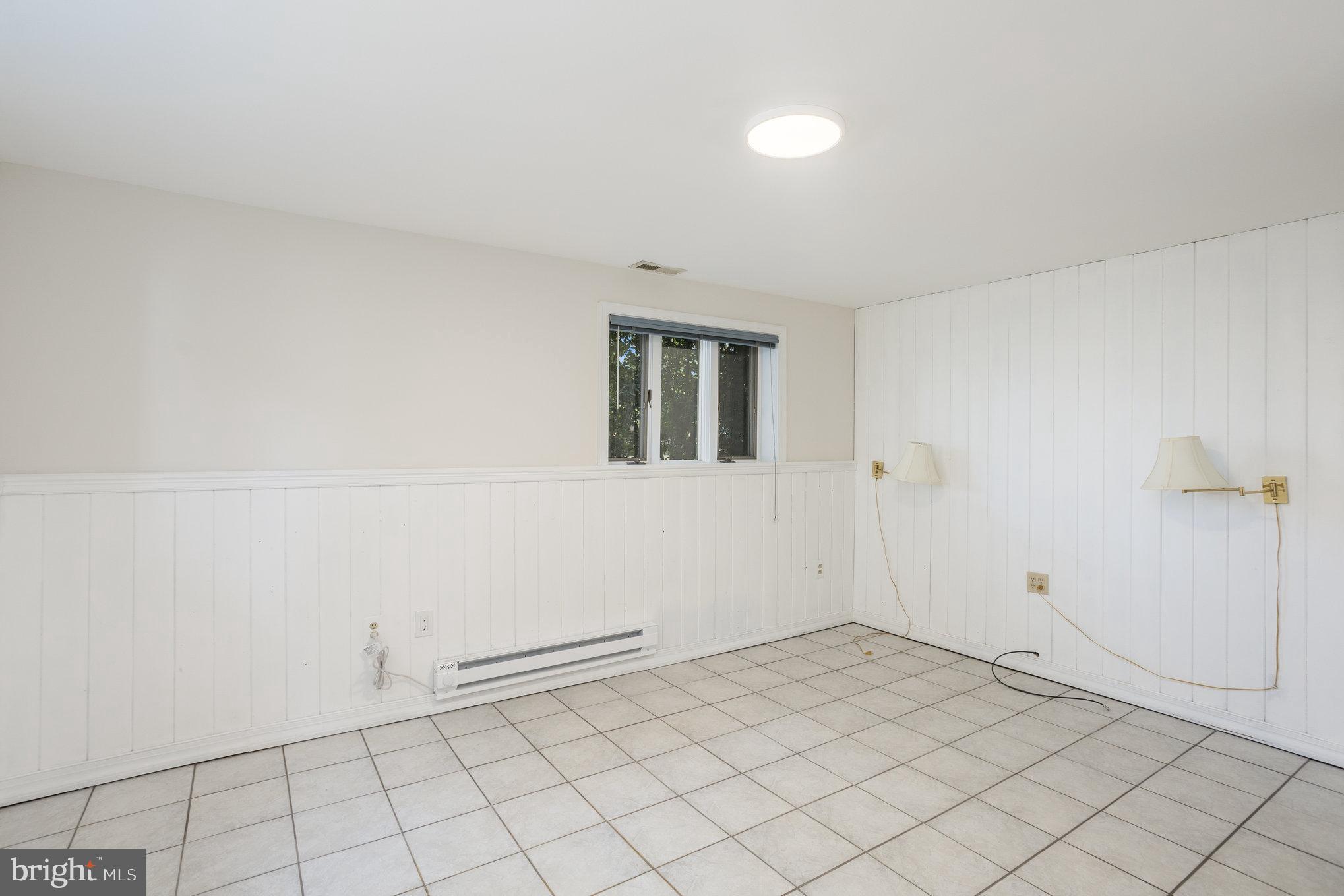 GLENCARLYN - Residential Lease