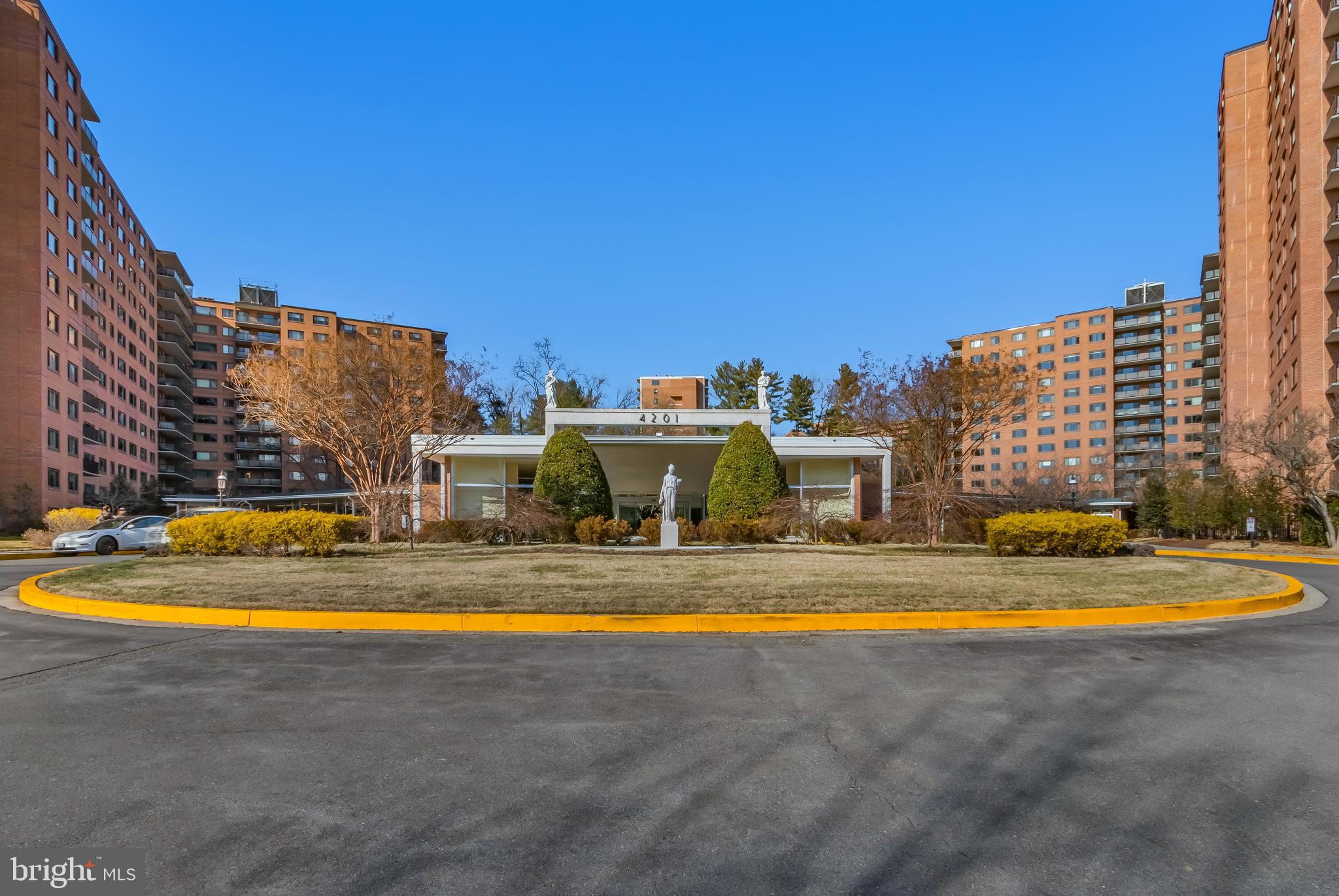 4201 CATHEDRAL AVENUE NW 118W