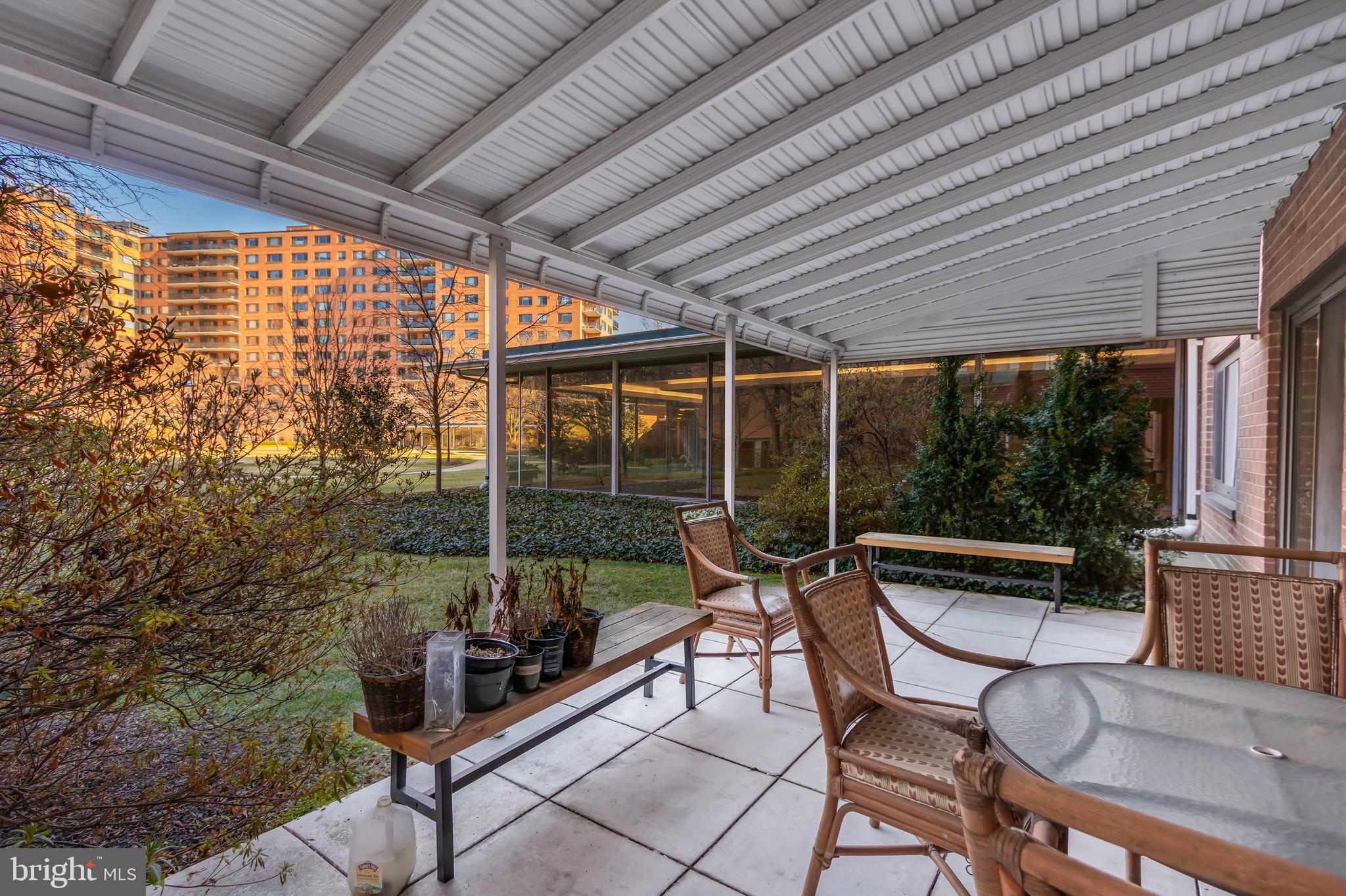 4201 CATHEDRAL AVENUE NW 118W