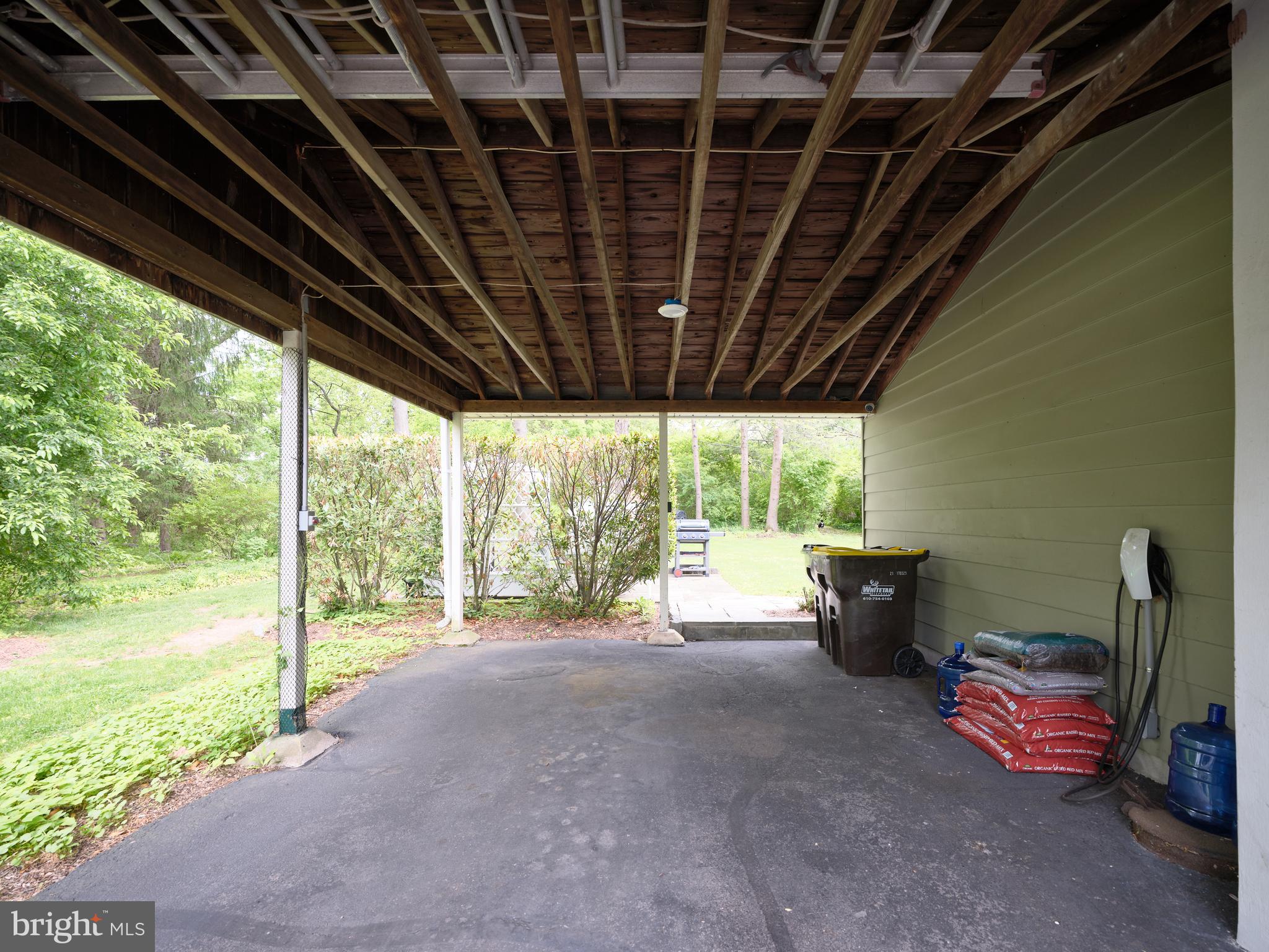NEW HOPE HILLS - Residential
