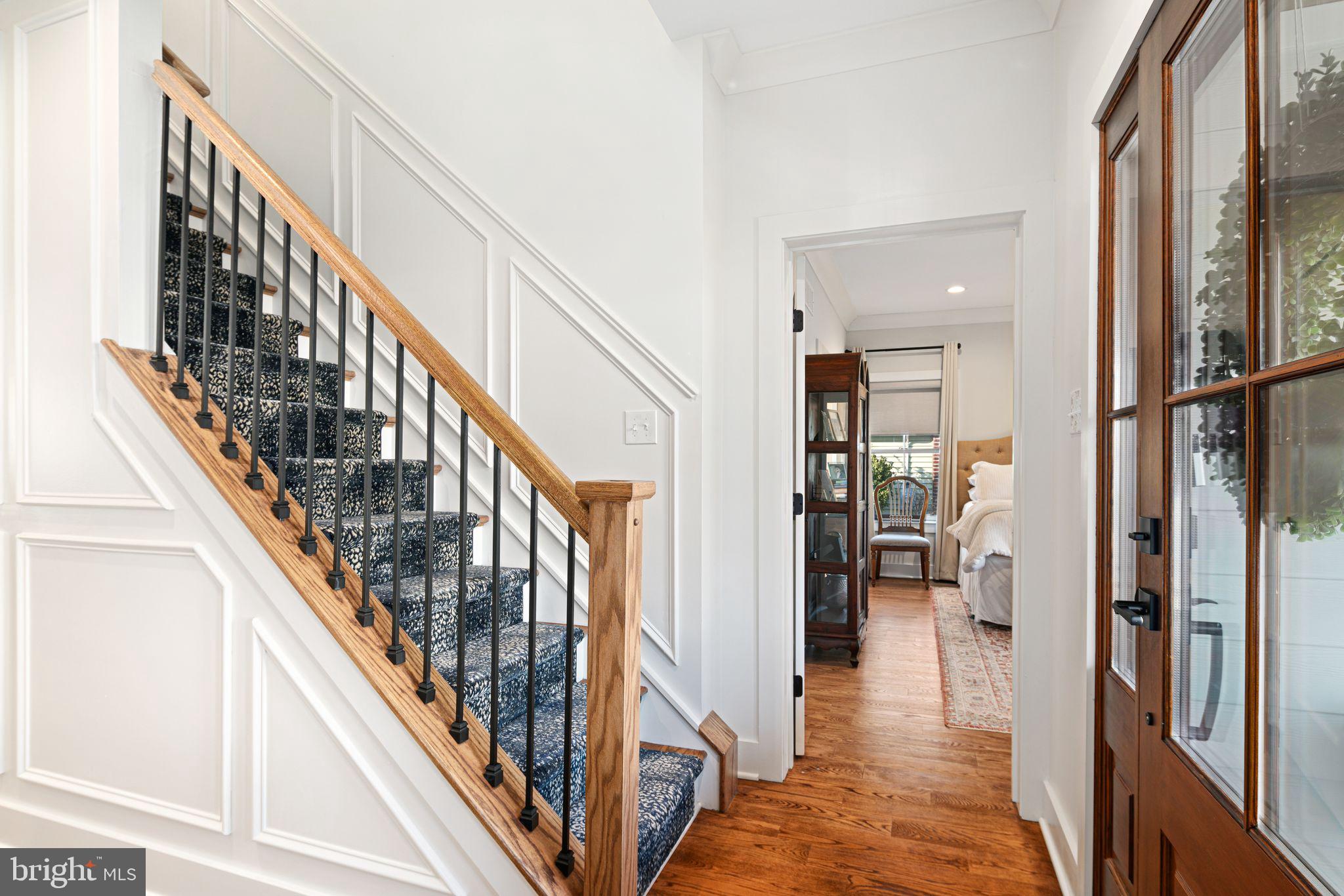 810 CEDAR AVENUE