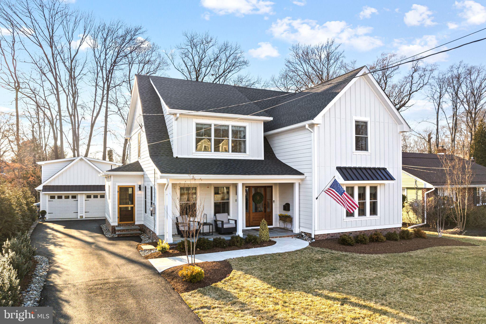 810 CEDAR AVENUE
