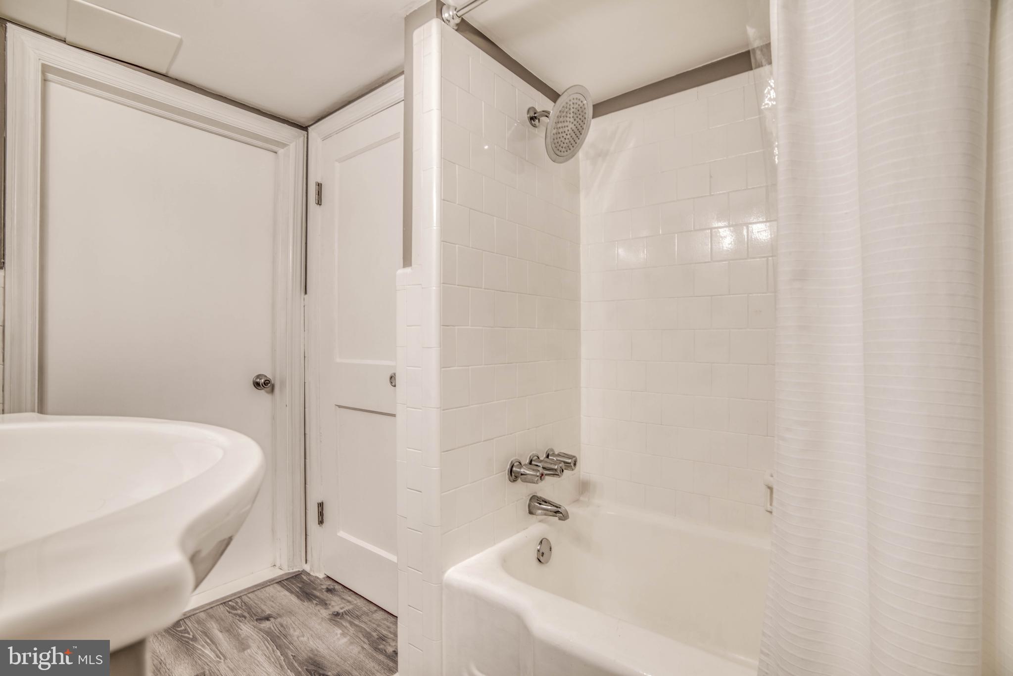 VILLA CRESTA - Residential