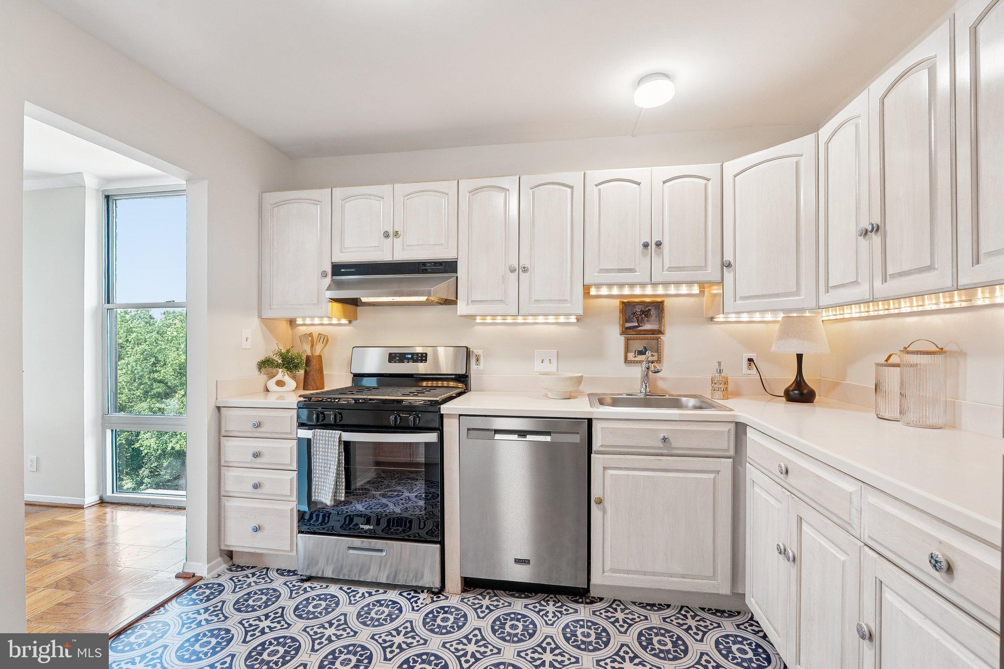 9039 SLIGO CREEK PARKWAY 916