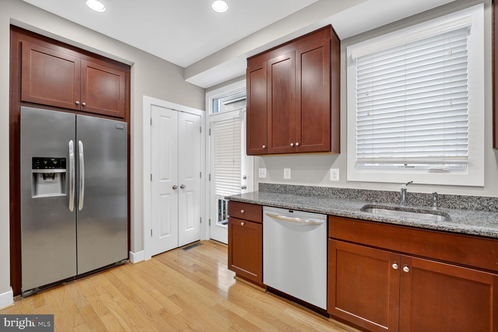 OLD TOWN COMMONS - Residential Lease