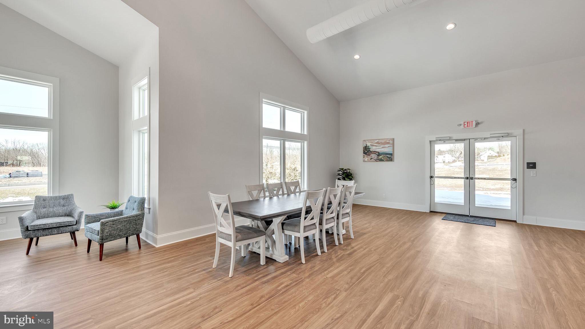 POTTSGROVE HUNT - Residential