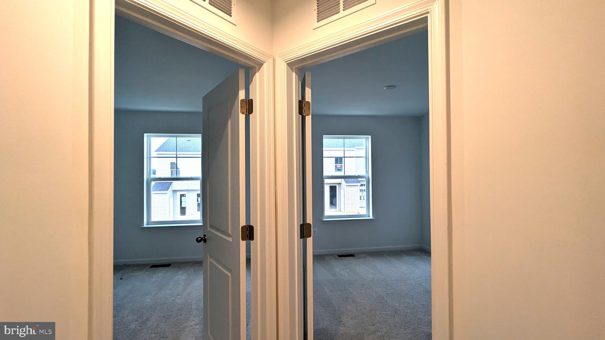 KING'S CROSSING - Residential Lease