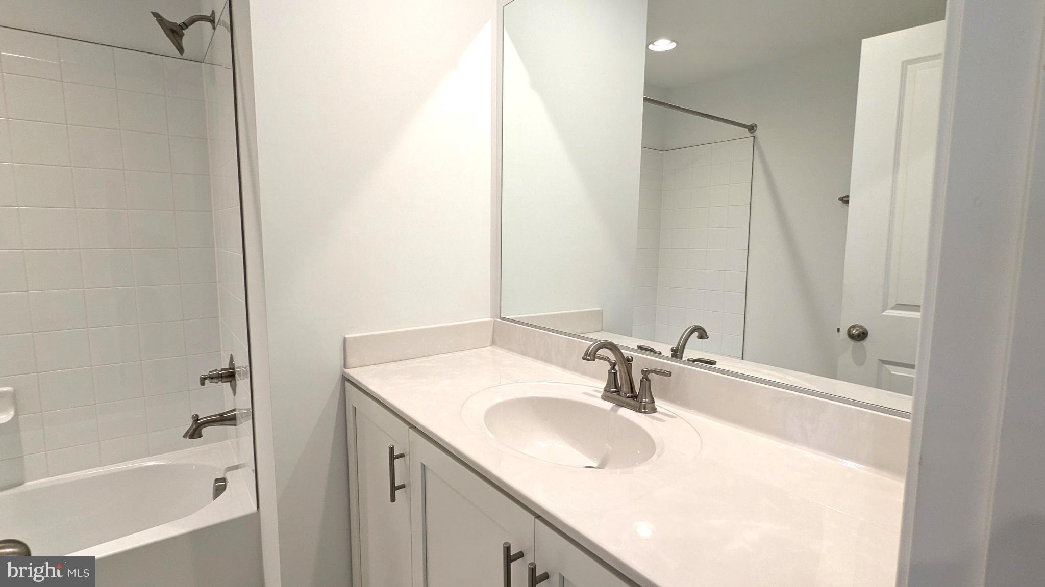 KING'S CROSSING - Residential Lease