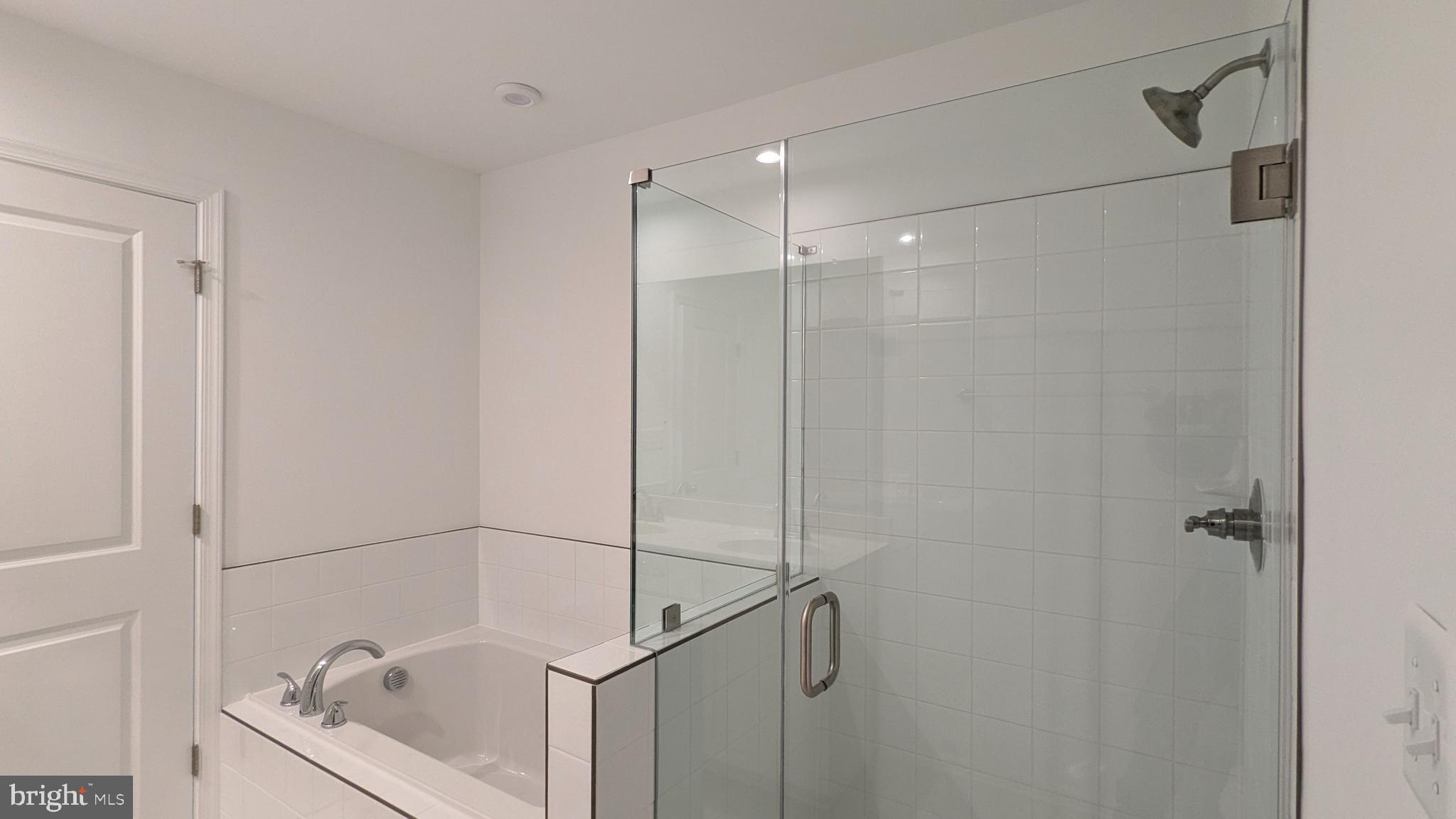 KING'S CROSSING - Residential Lease