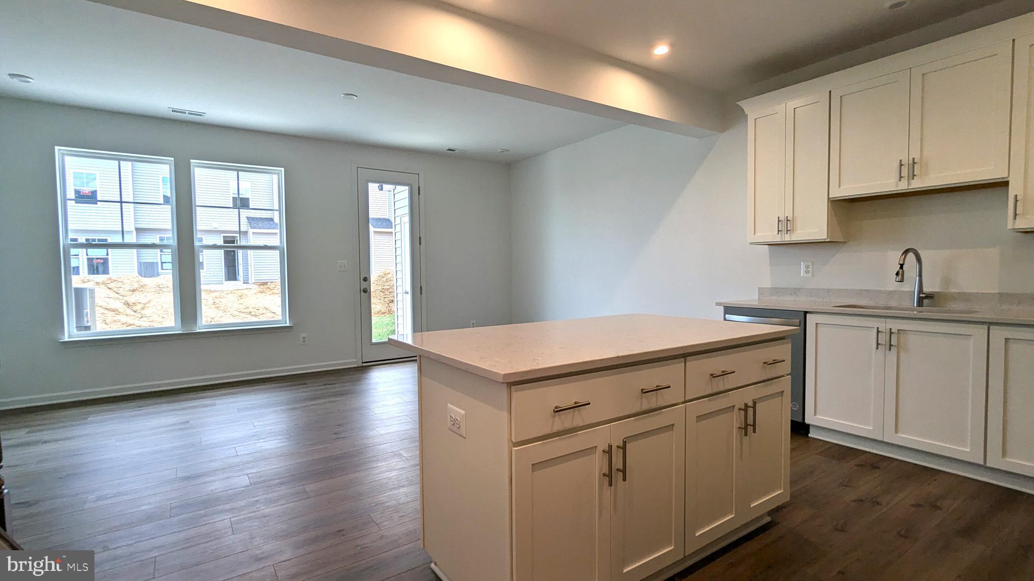 KING'S CROSSING - Residential Lease