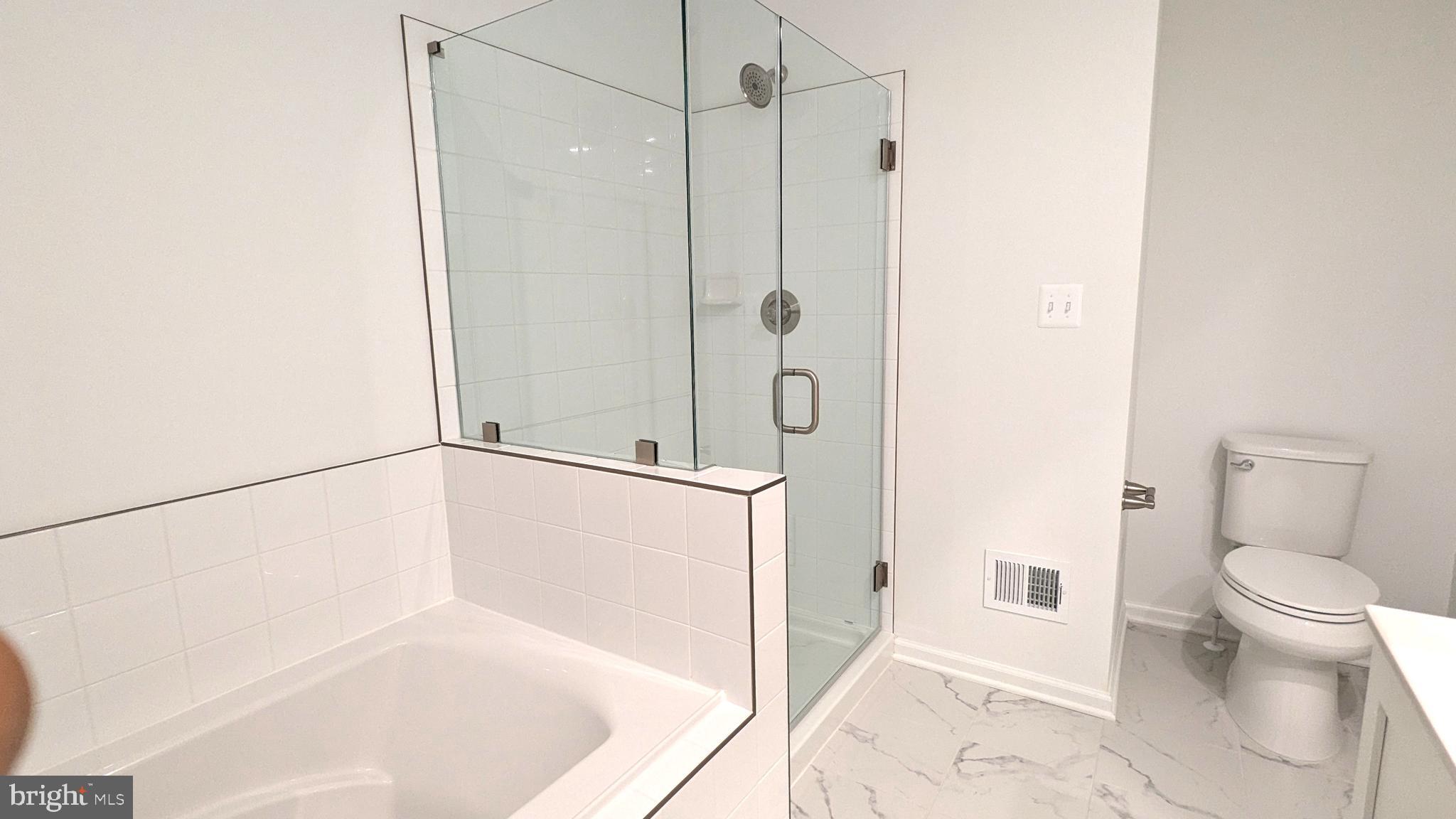 KING'S CROSSING - Residential Lease