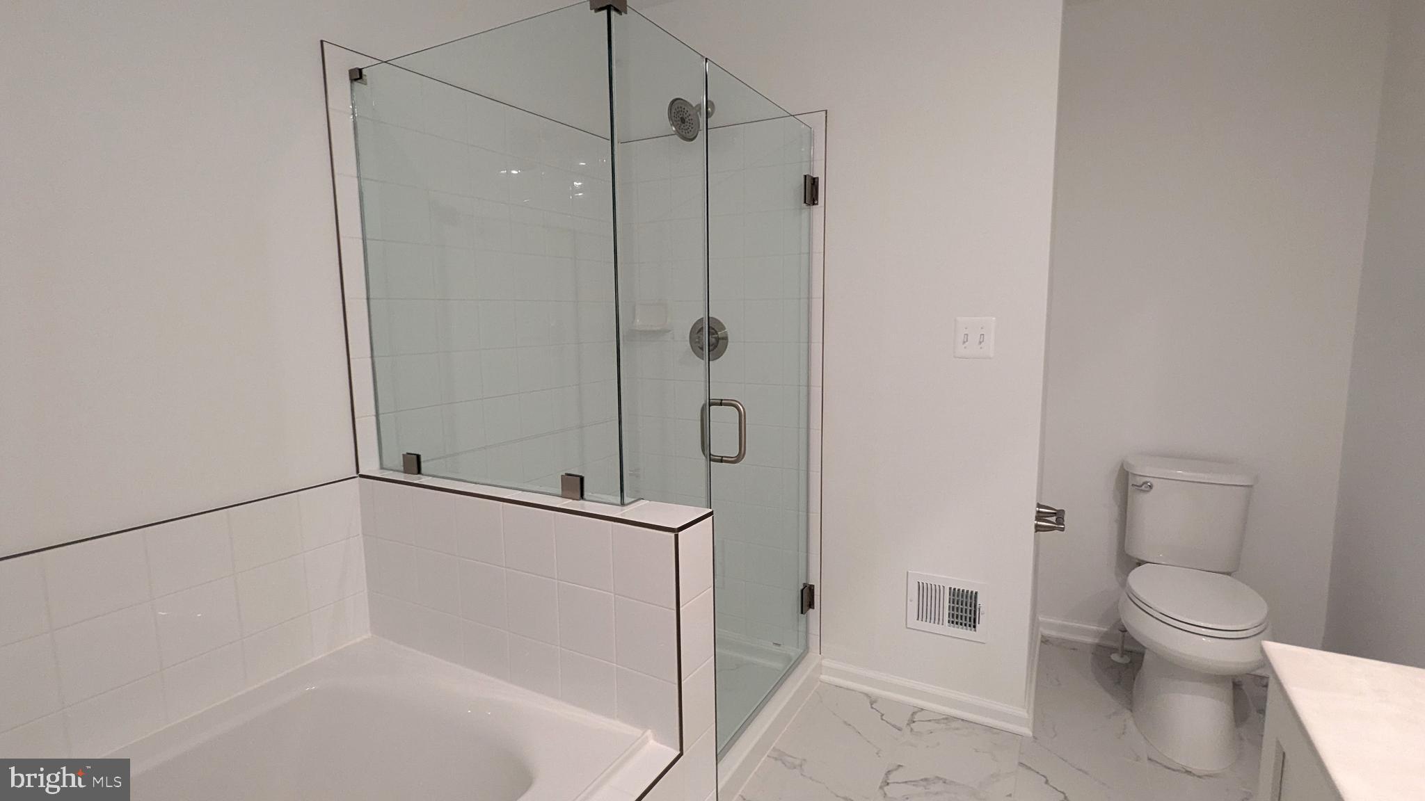 KING'S CROSSING - Residential Lease