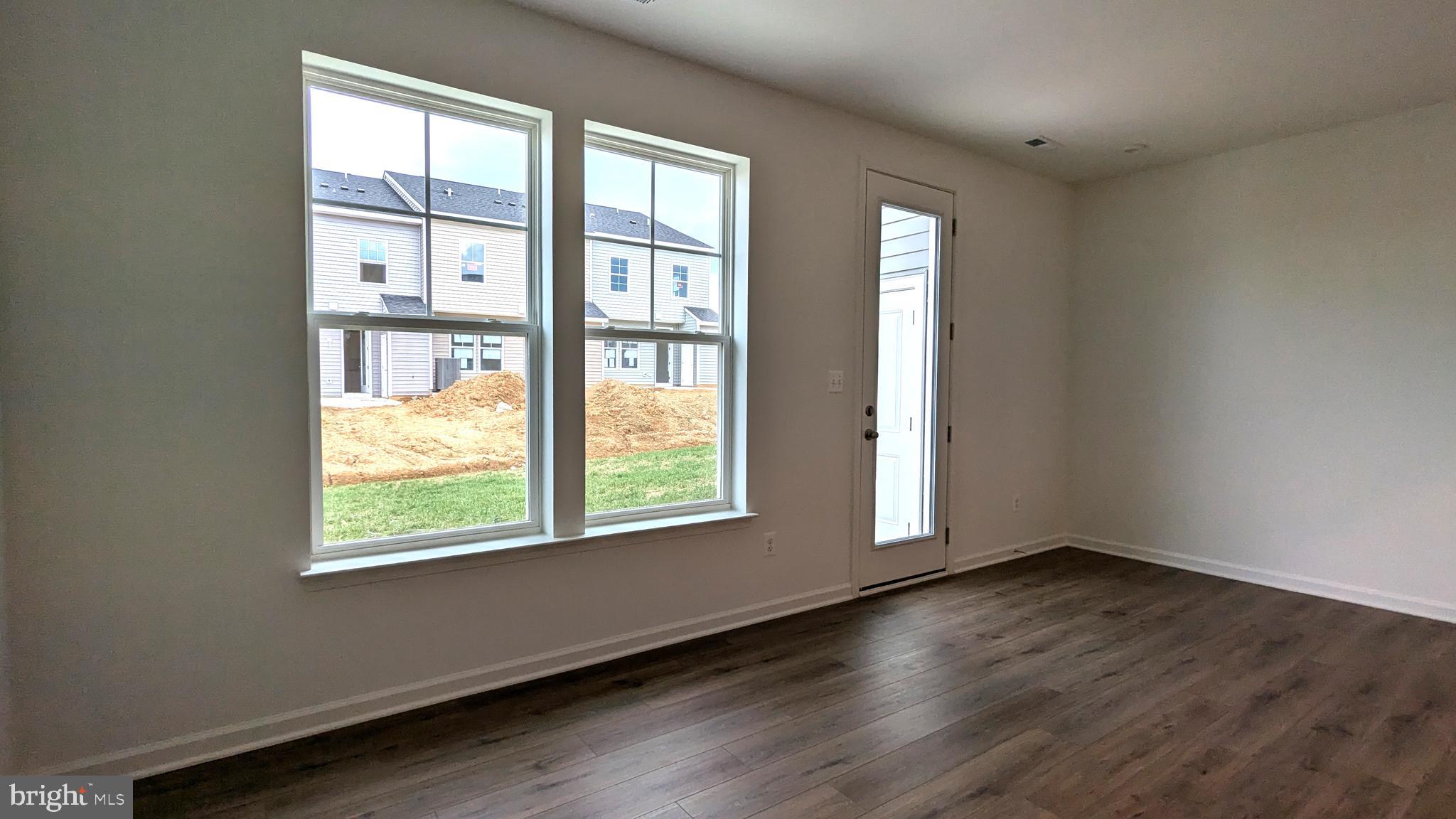 KING'S CROSSING - Residential Lease