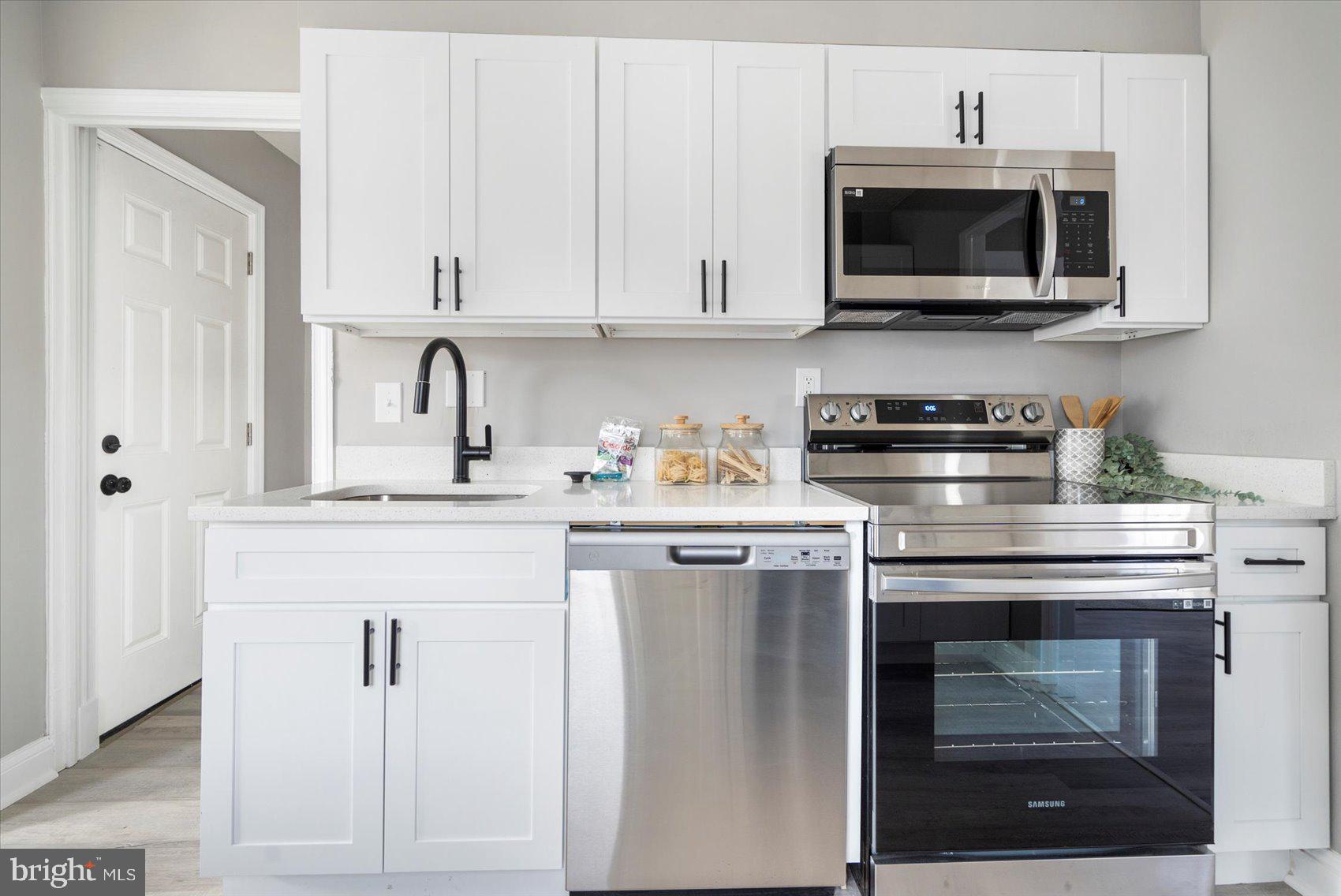 COLONY HILLS - Residential