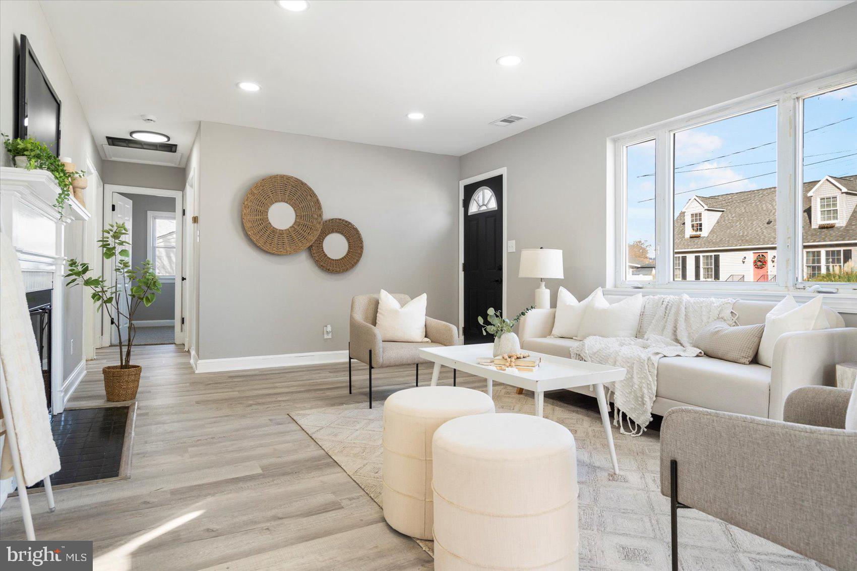 COLONY HILLS - Residential