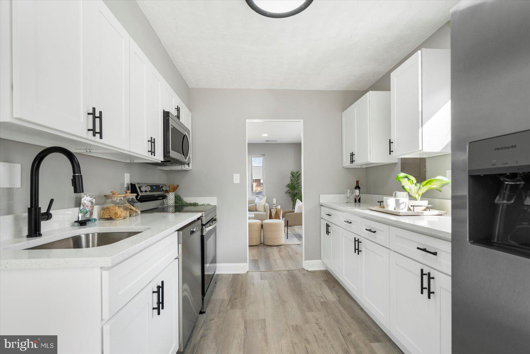 COLONY HILLS - Residential