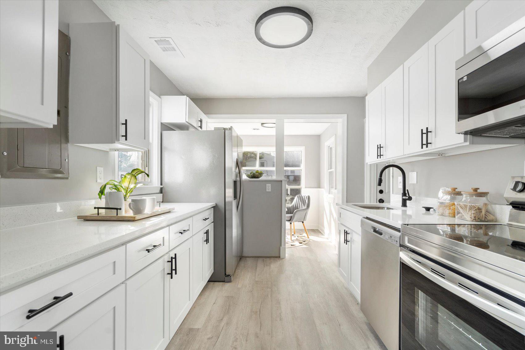 COLONY HILLS - Residential