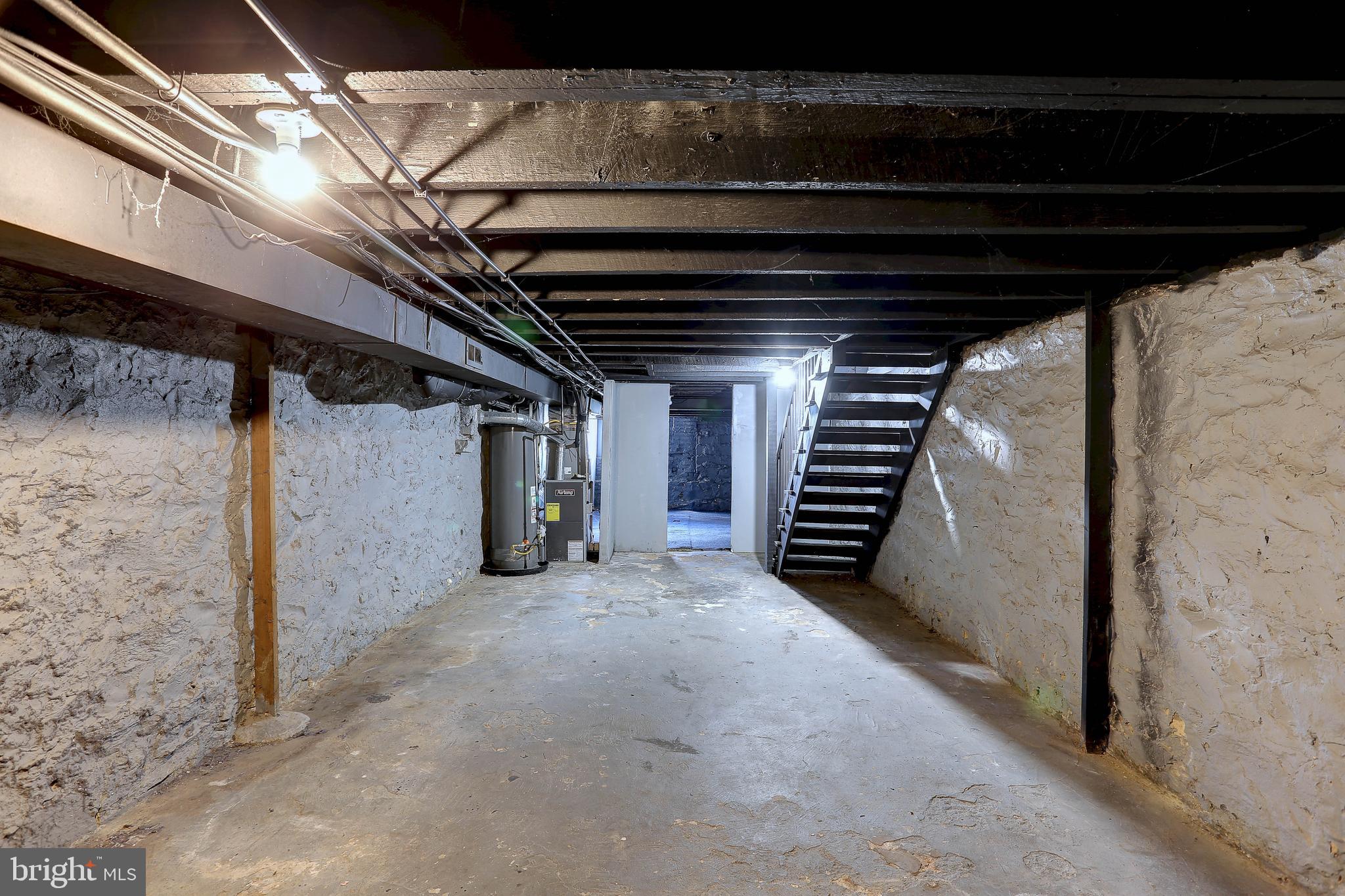 MIDTOWN EDMONDSON - Residential Lease