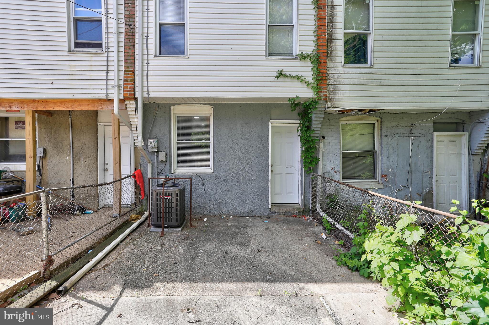 MIDTOWN EDMONDSON - Residential Lease