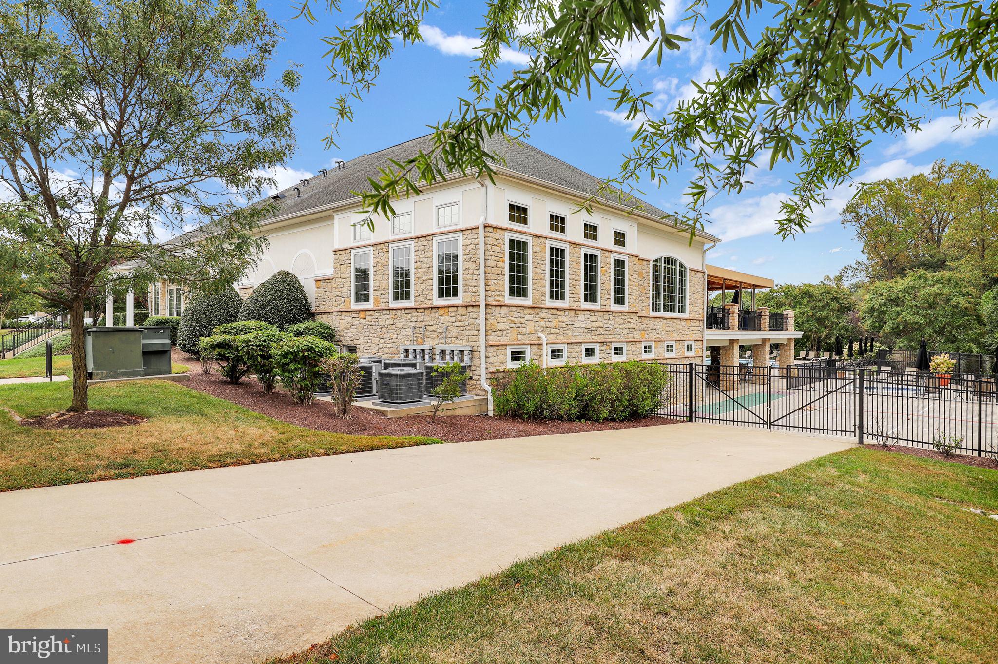 SNOWDEN OVERLOOK - Residential