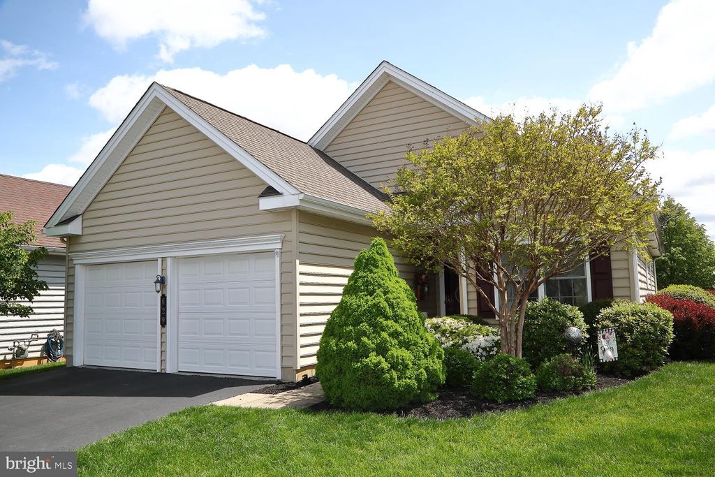 Photo of 629 THOREAU DR, MOUNT JOY, PA 17552 (MLS # PALA2034476)