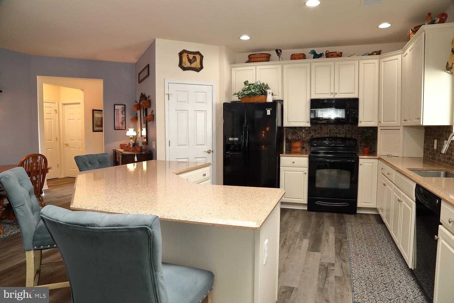 FOUR SEASONS AT ELM TREE - Residential