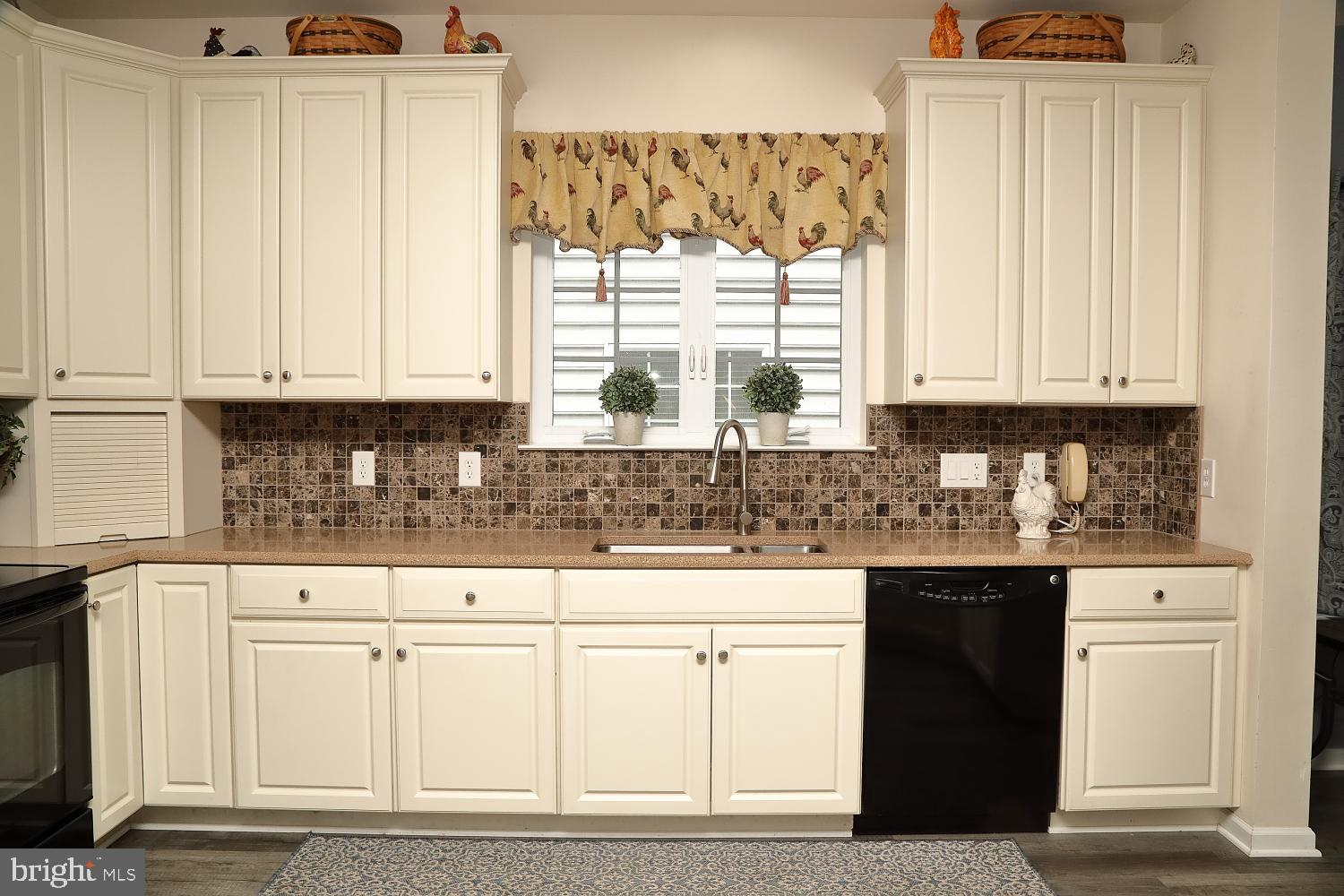 FOUR SEASONS AT ELM TREE - Residential