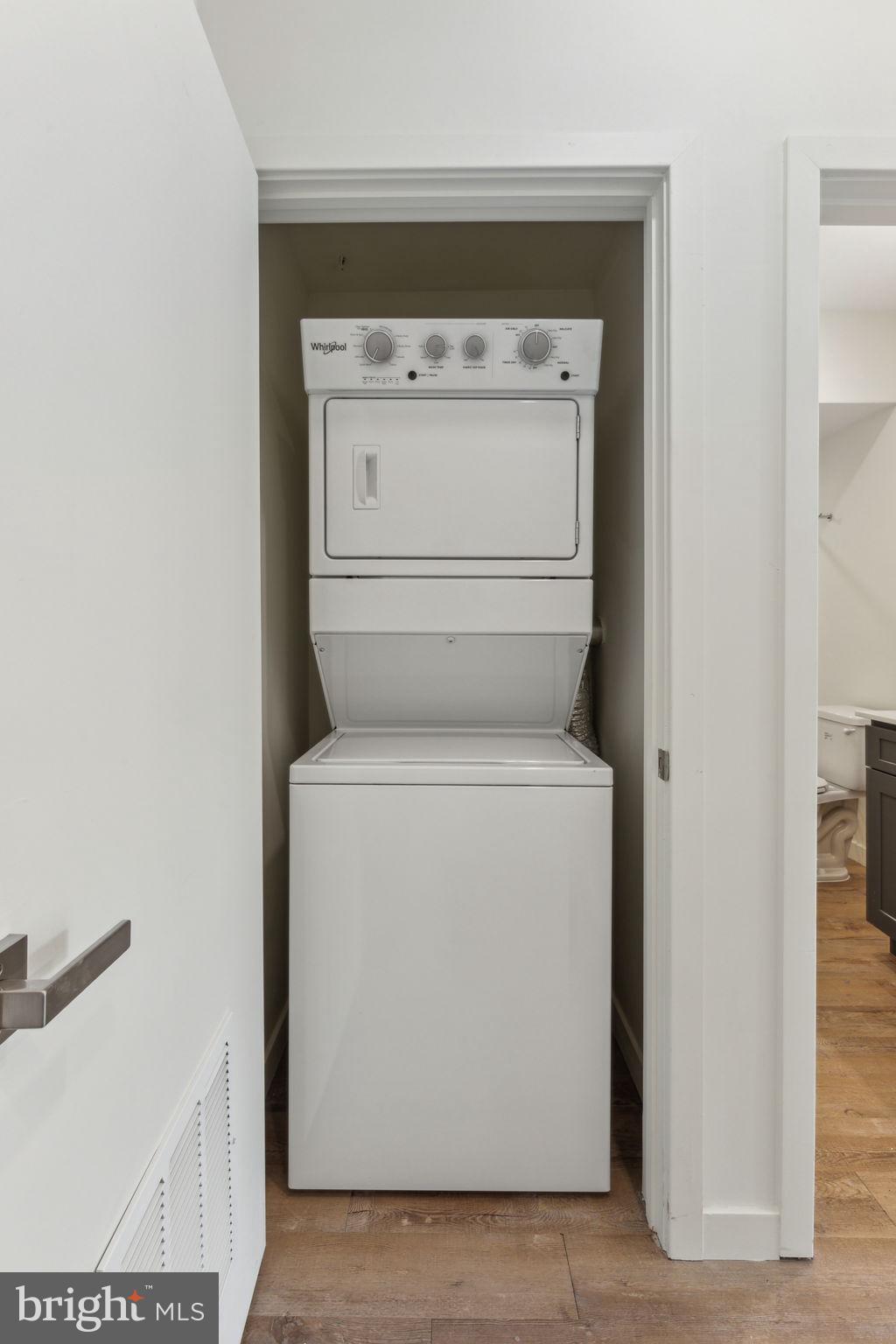 QUEEN VILLAGE - Residential Lease