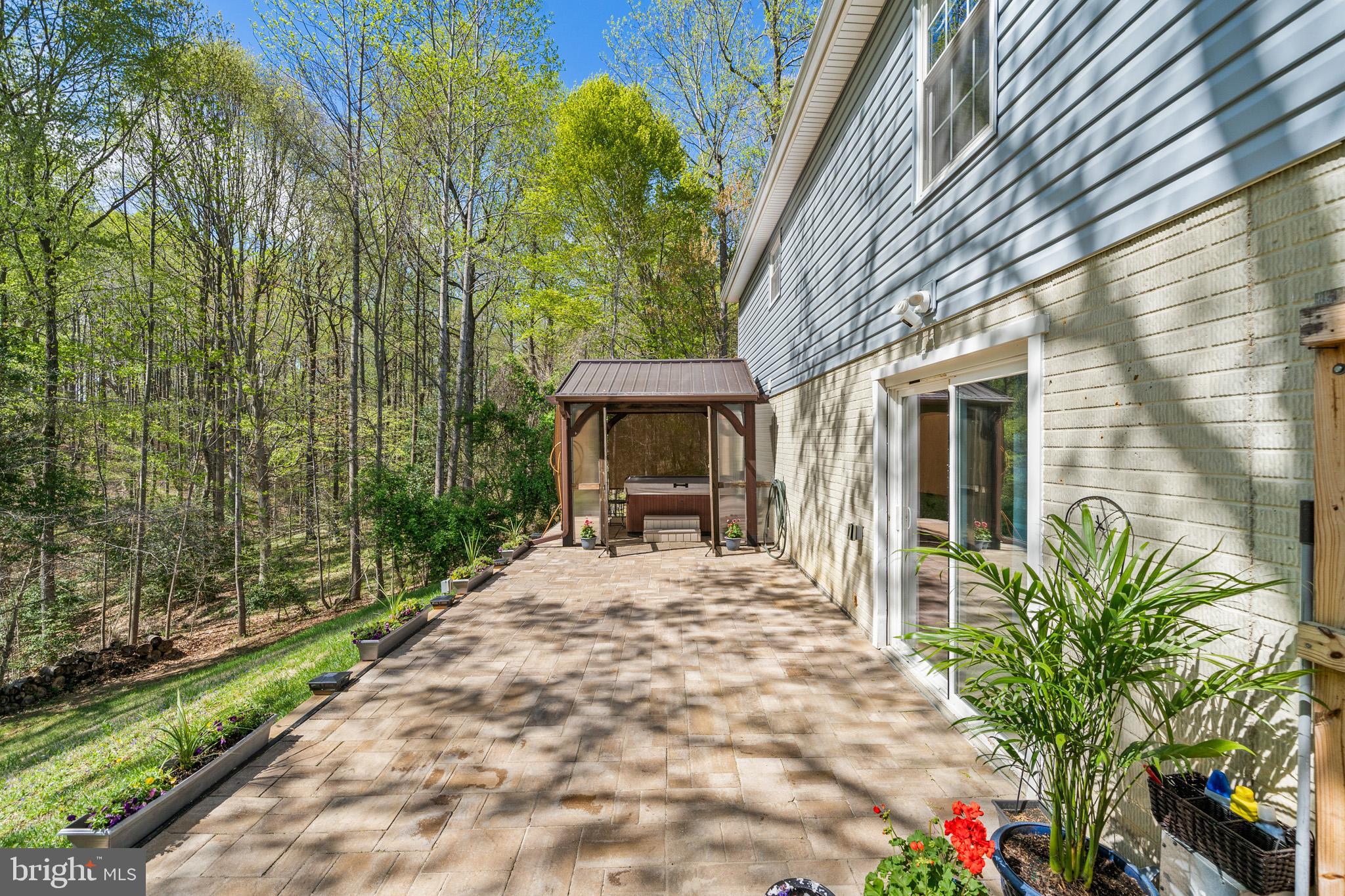 LAUREL RIDGE - Residential