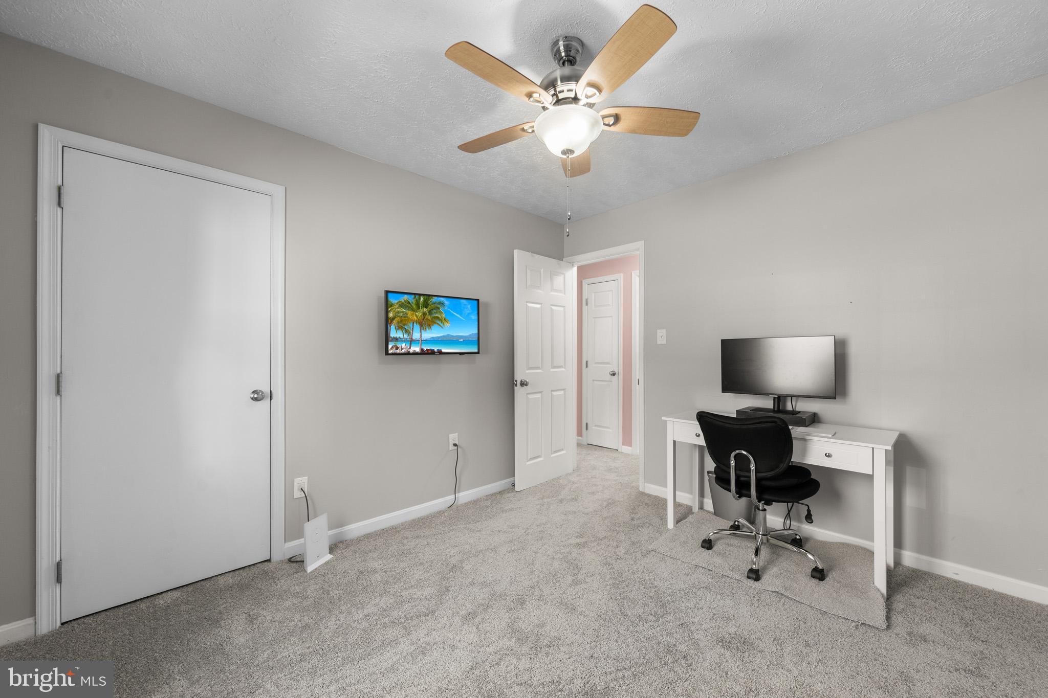 LAUREL RIDGE - Residential