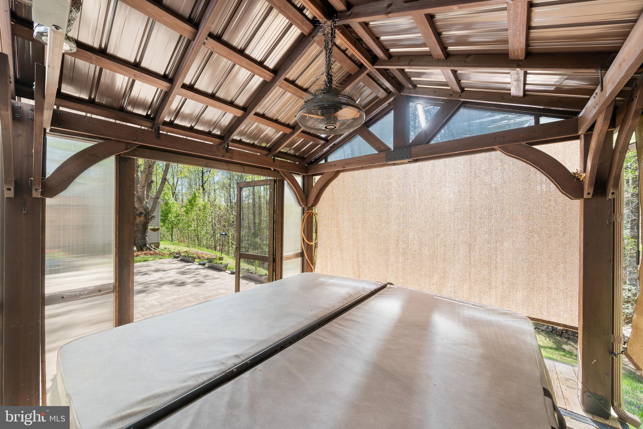 LAUREL RIDGE - Residential