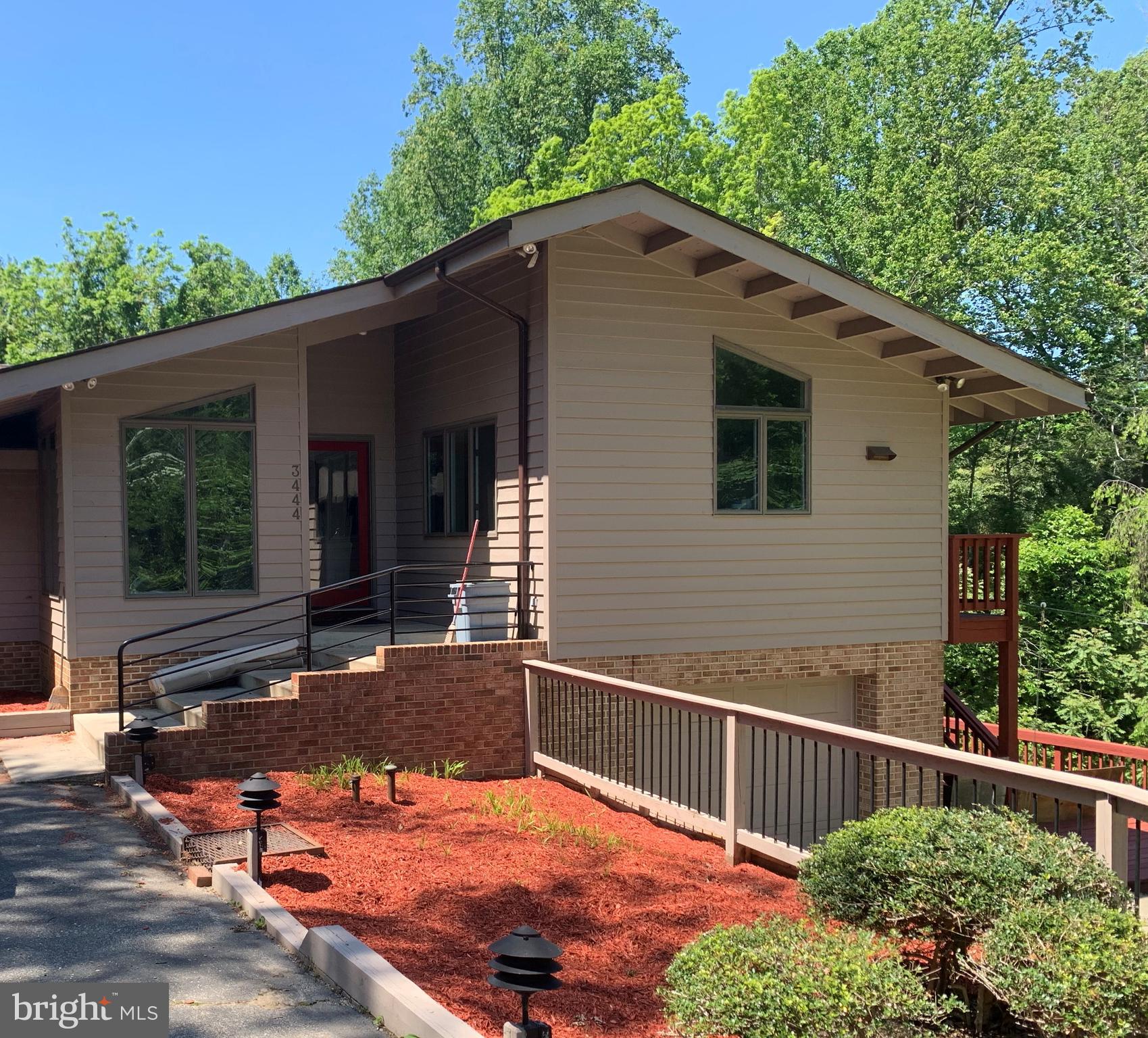 SCIENTISTS CLIFFS - Residential