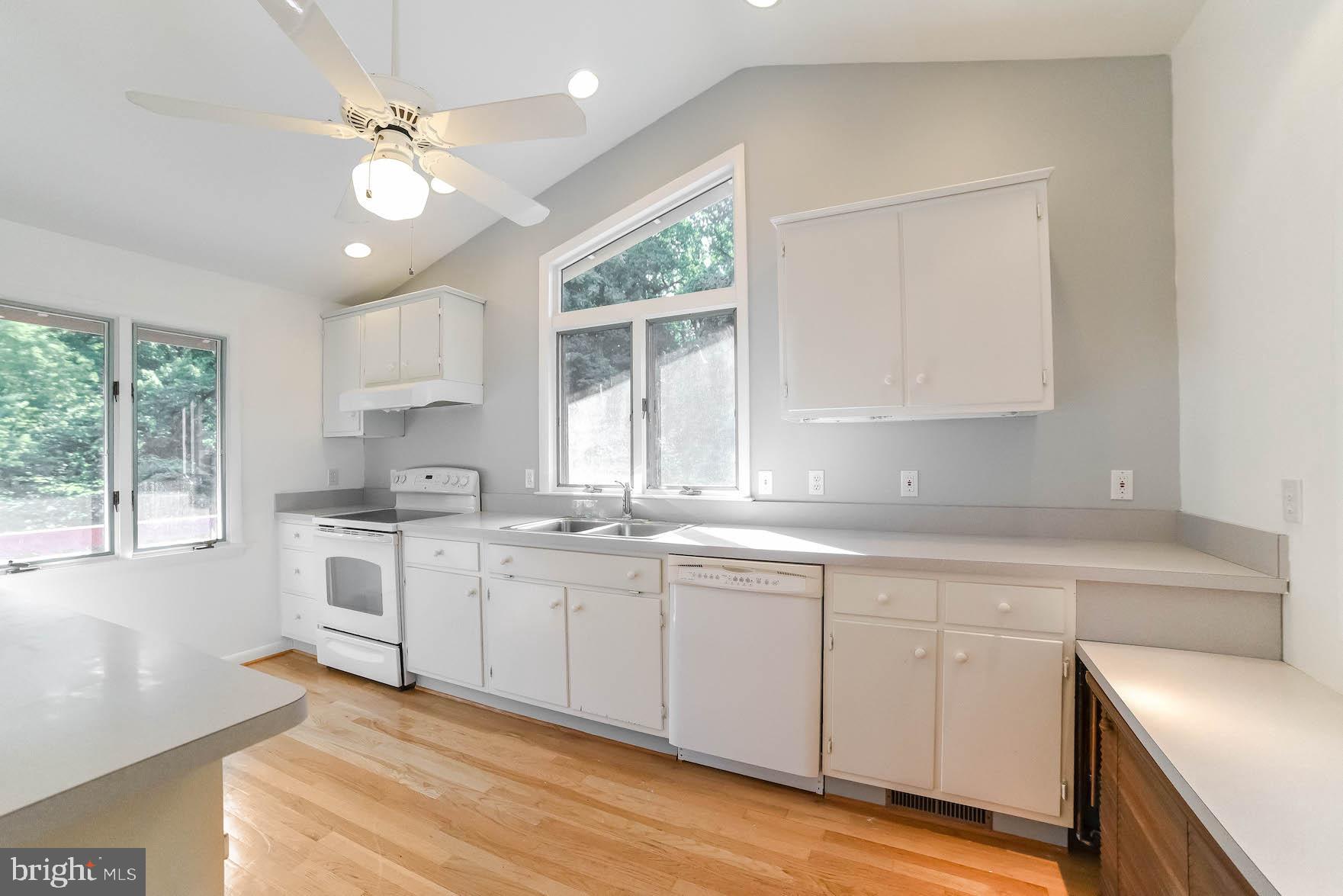 SCIENTISTS CLIFFS - Residential