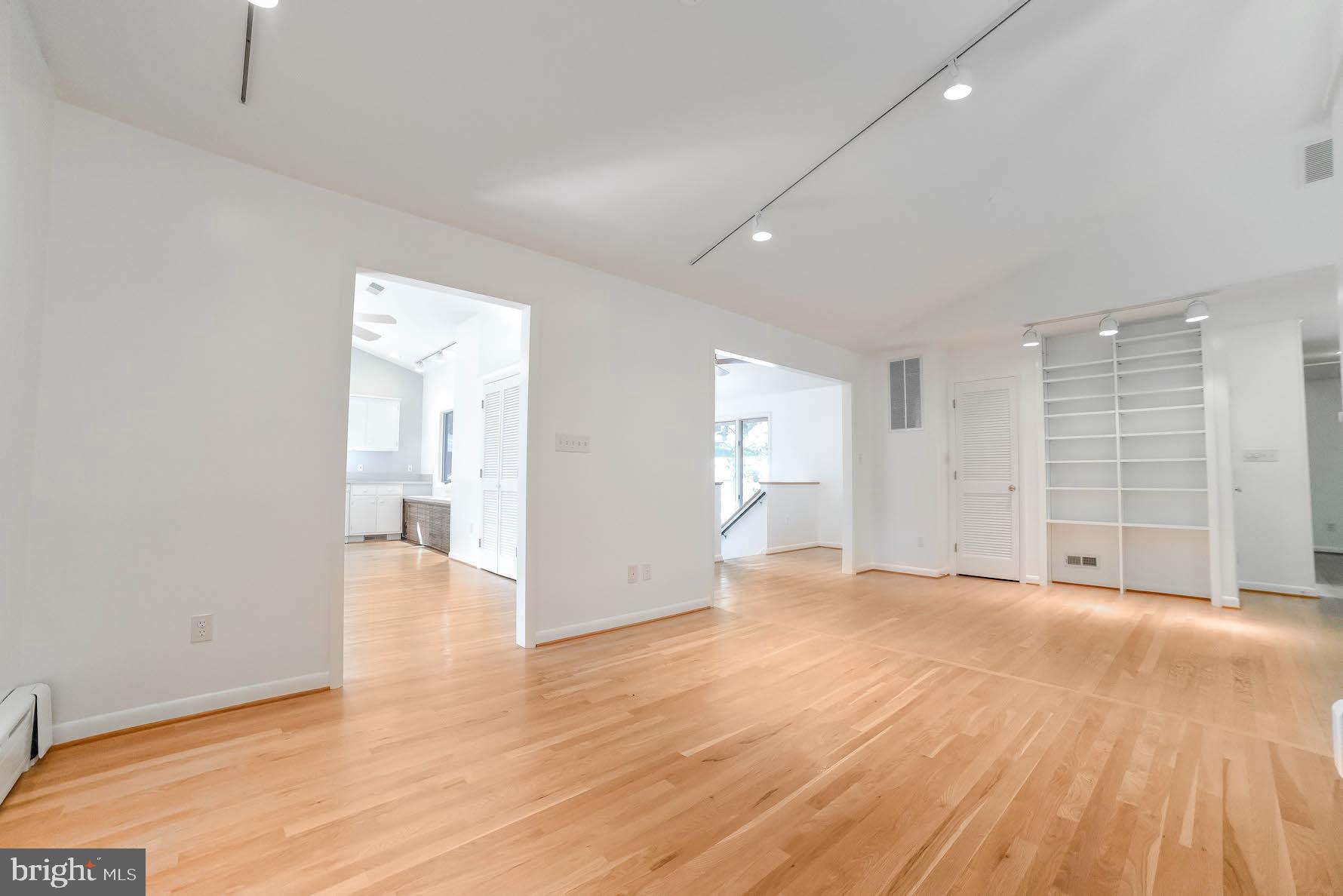 SCIENTISTS CLIFFS - Residential