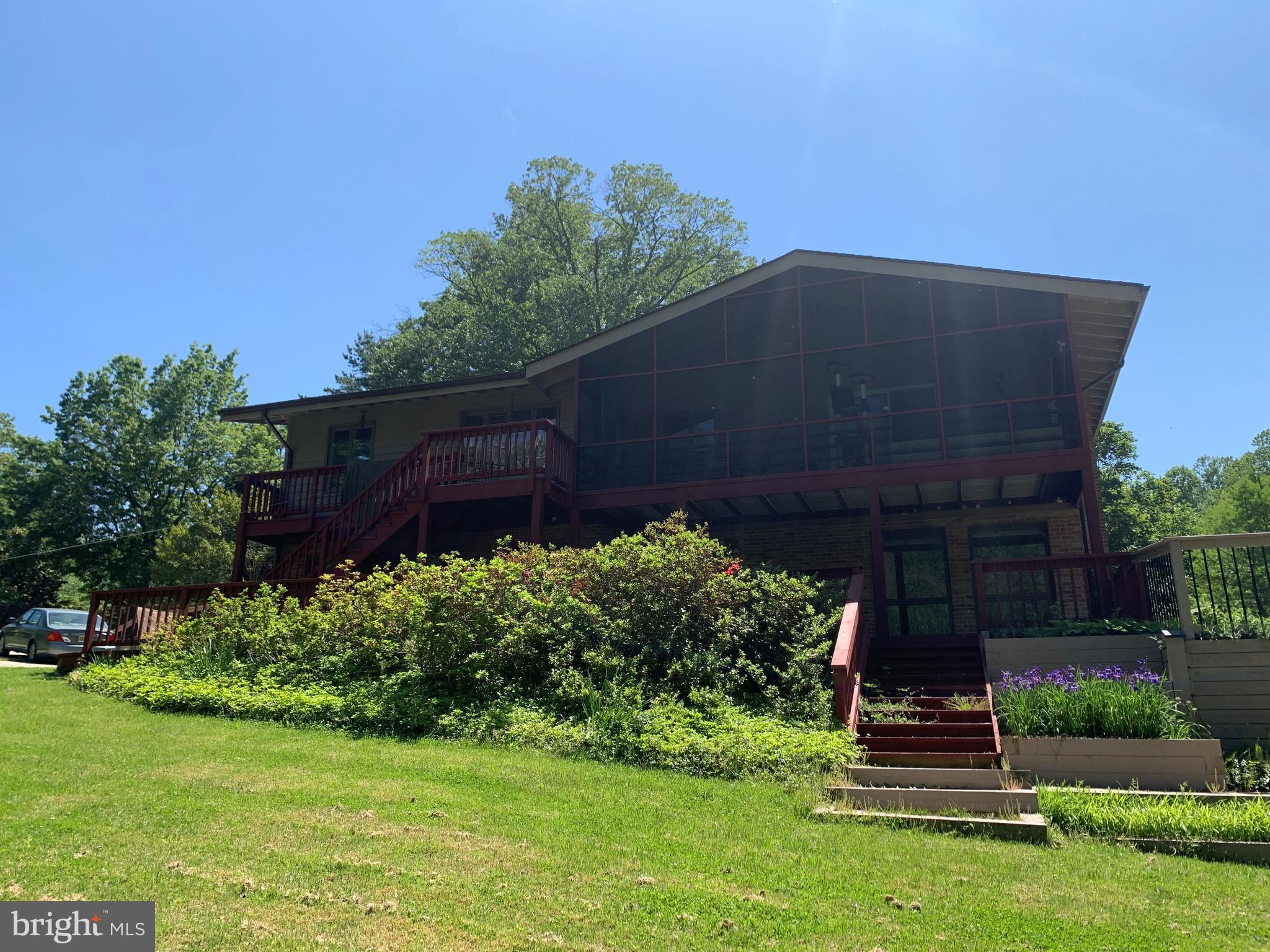 SCIENTISTS CLIFFS - Residential