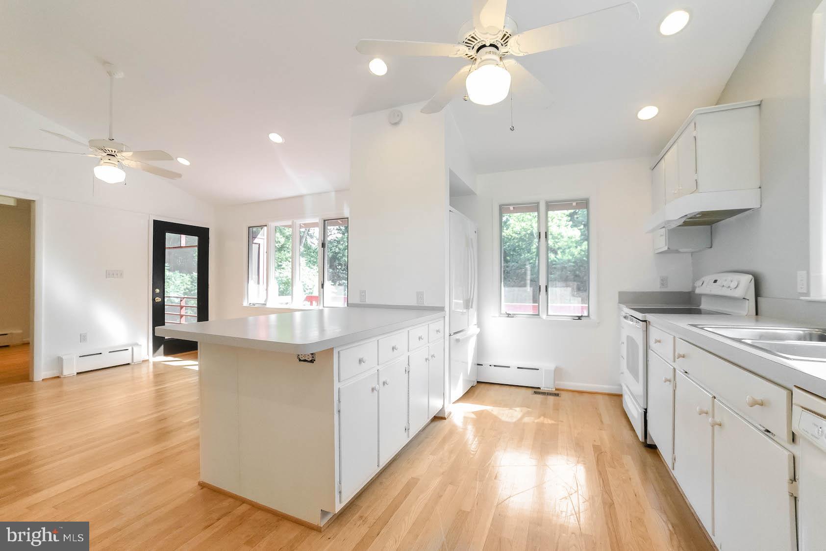 SCIENTISTS CLIFFS - Residential