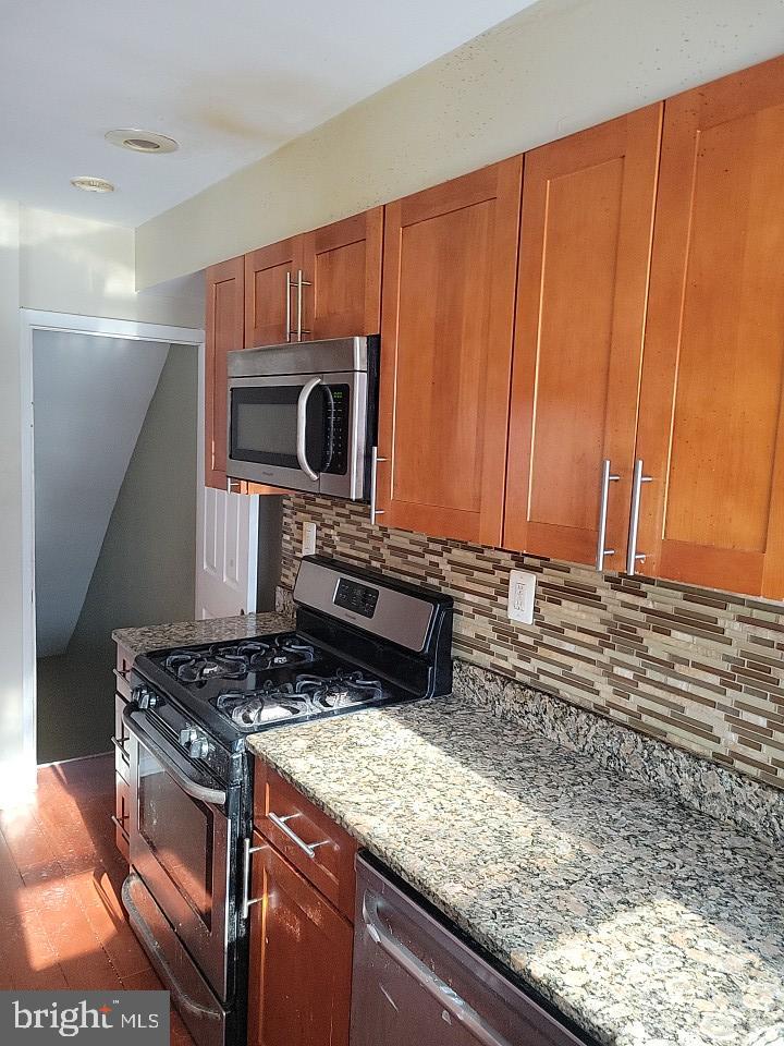 CHINQUAPIN PARK - Residential