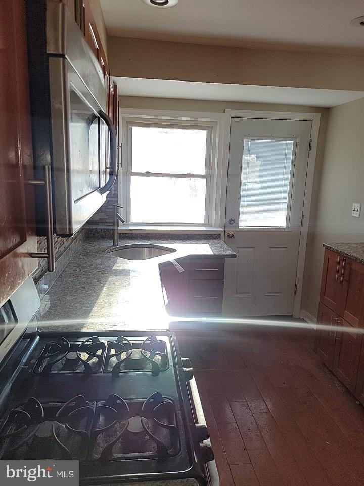 CHINQUAPIN PARK - Residential