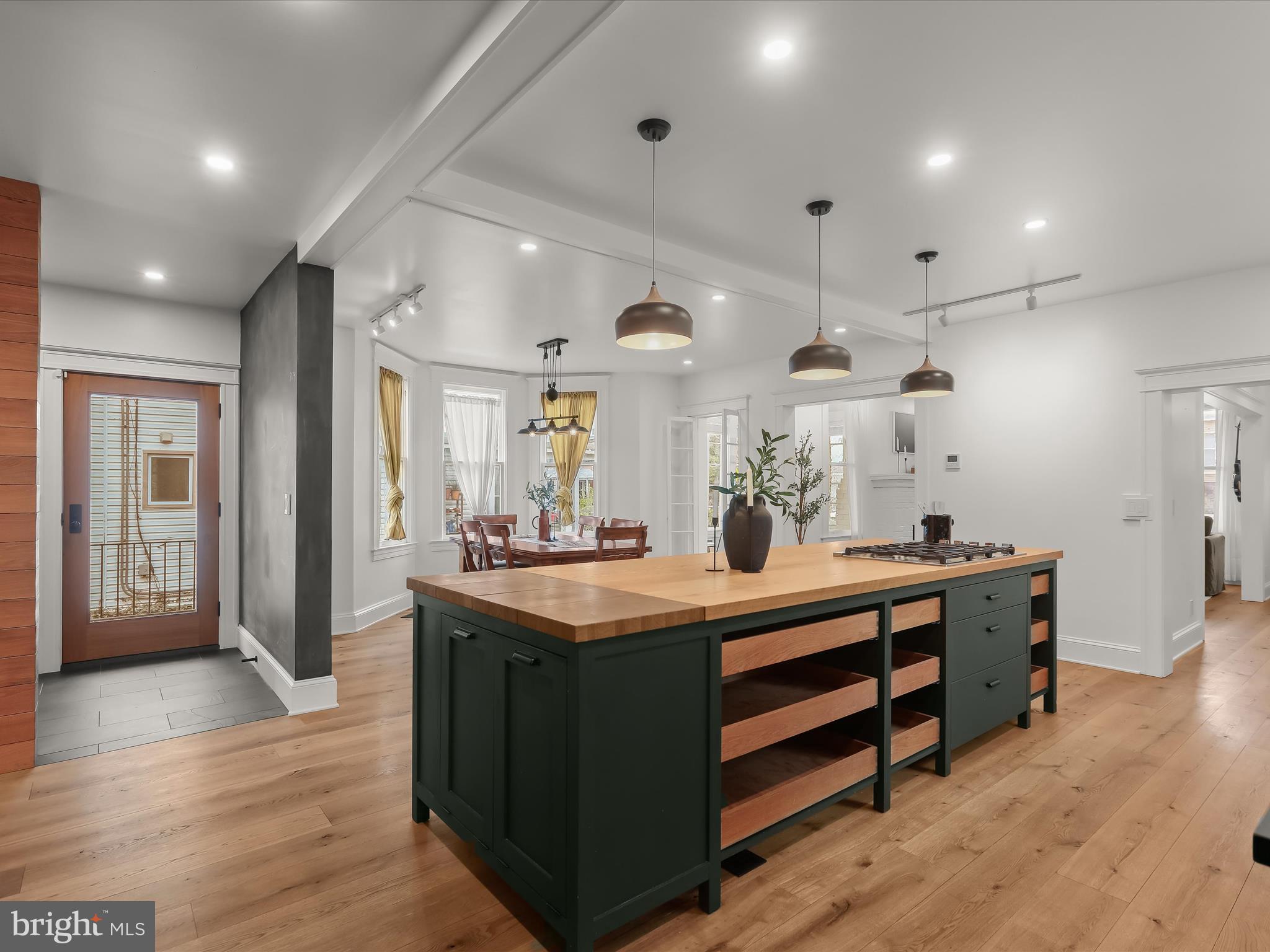 ROLAND PARK - Residential