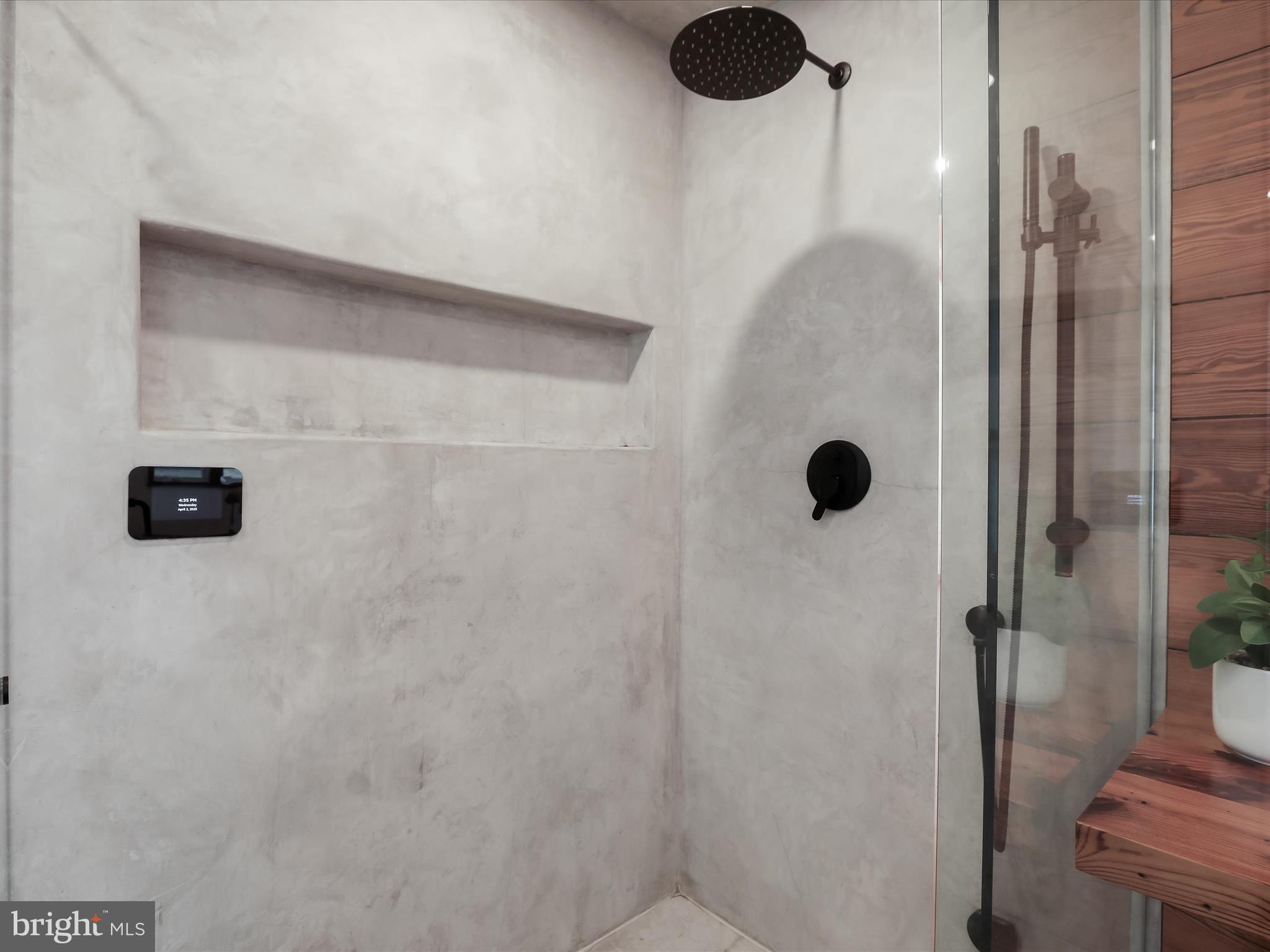 ROLAND PARK - Residential