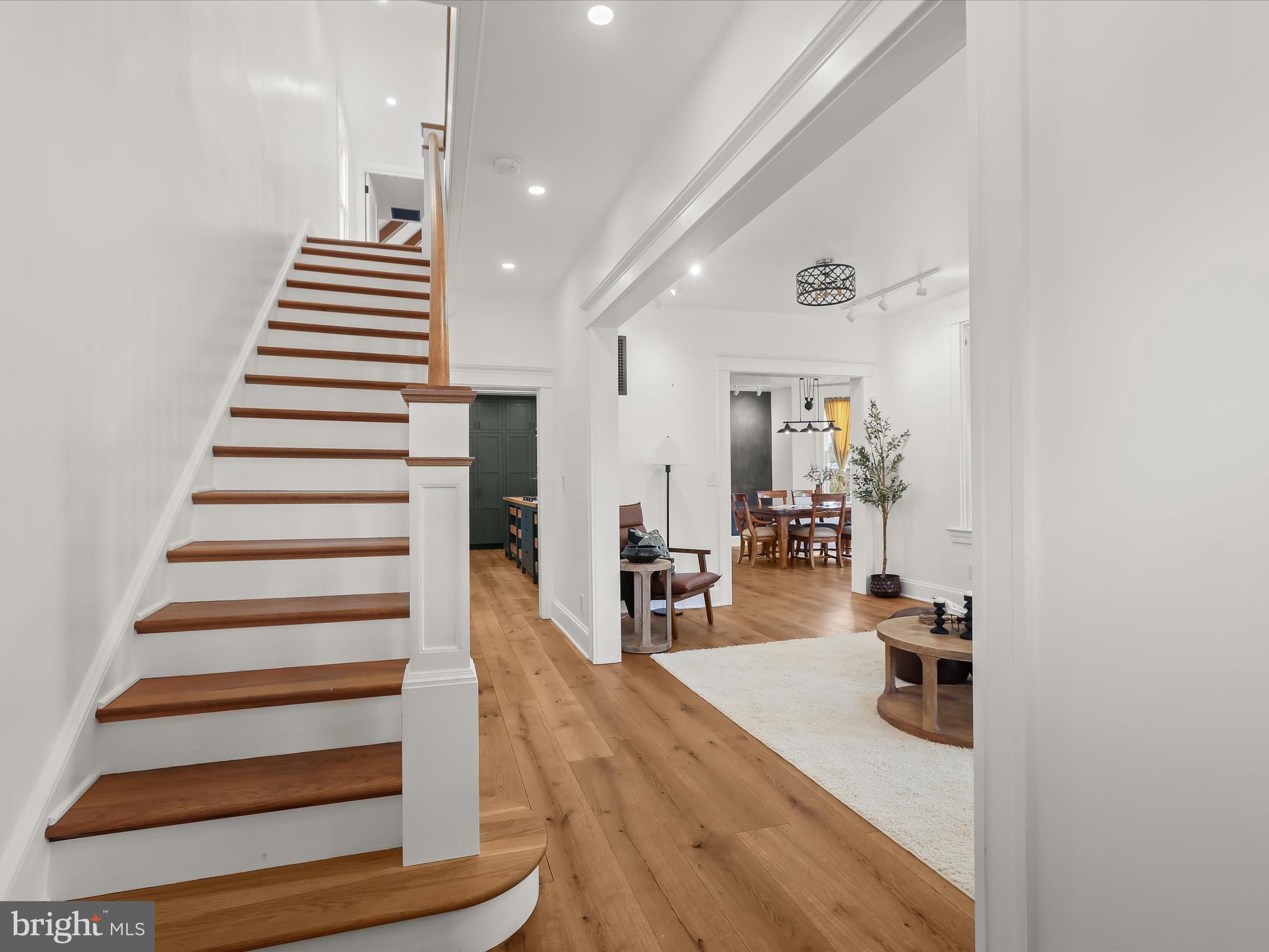 ROLAND PARK - Residential