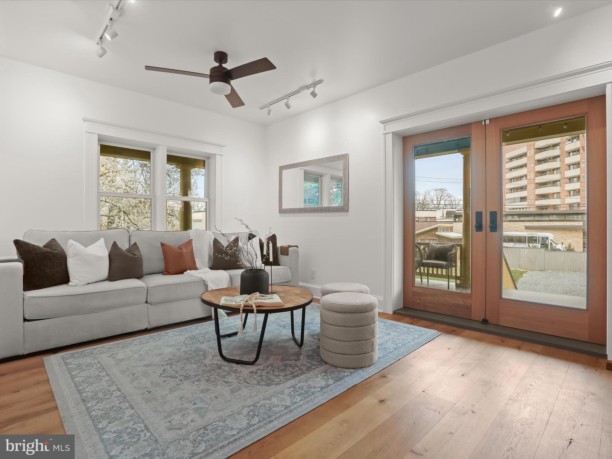 ROLAND PARK - Residential