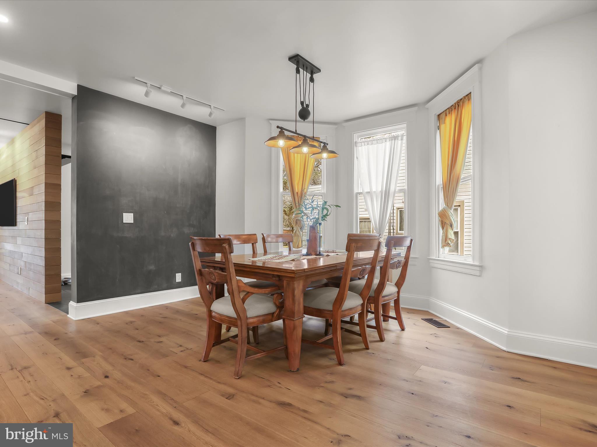 ROLAND PARK - Residential