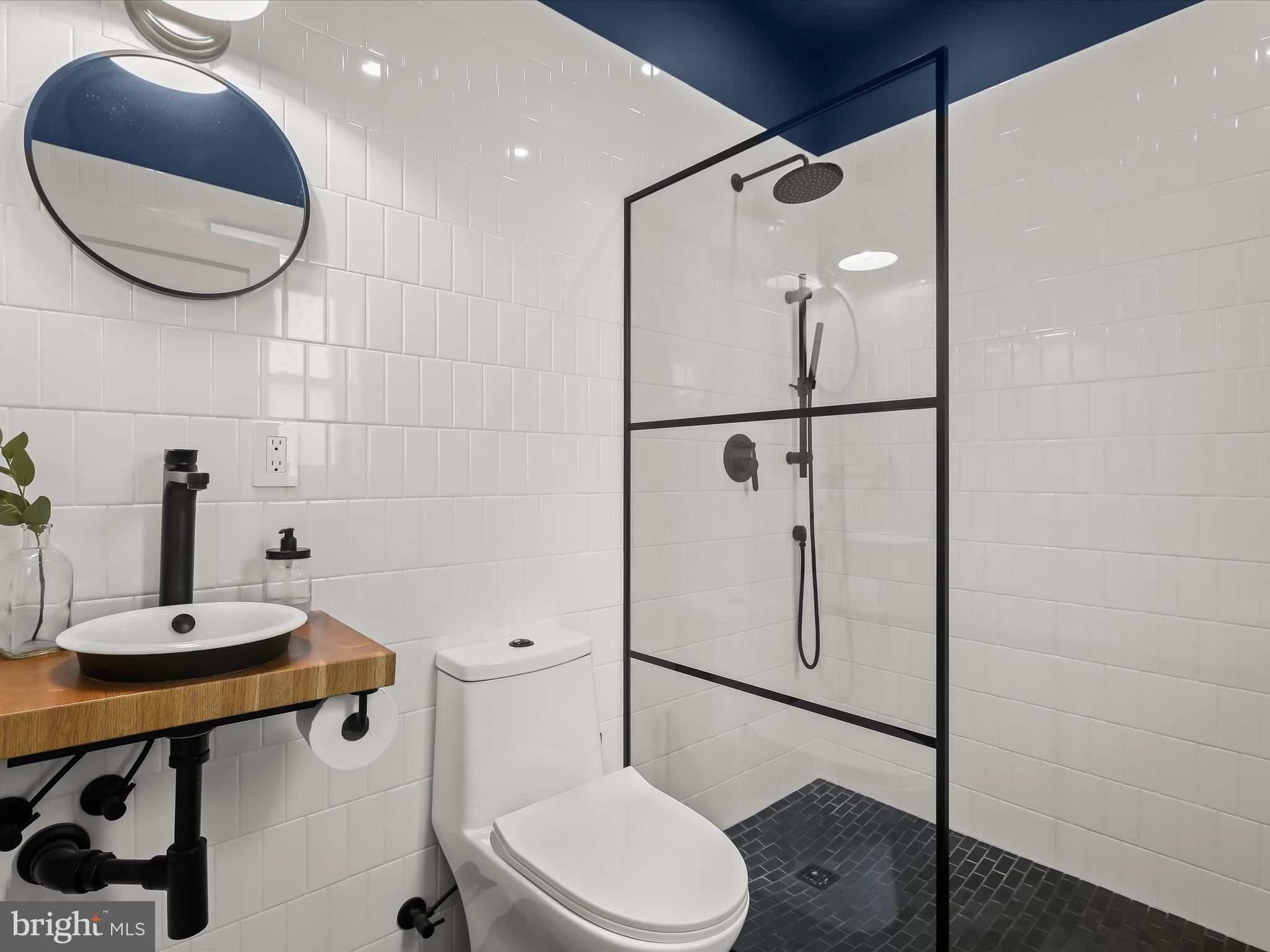 ROLAND PARK - Residential